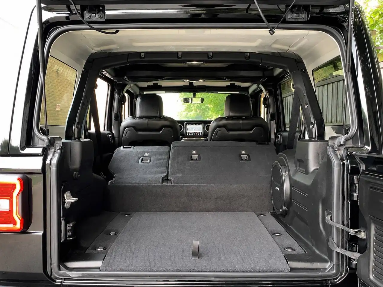 Jeep Wrangler photo Jeep Wrangler