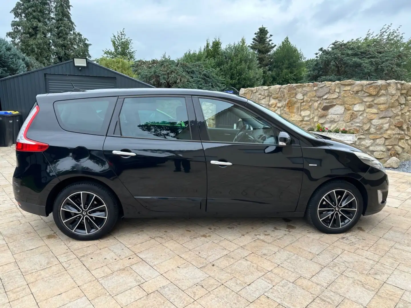 Renault Grand Scenic 1.5 dCi BOSE Edition+Leder+Navi+AHK Negro - 2