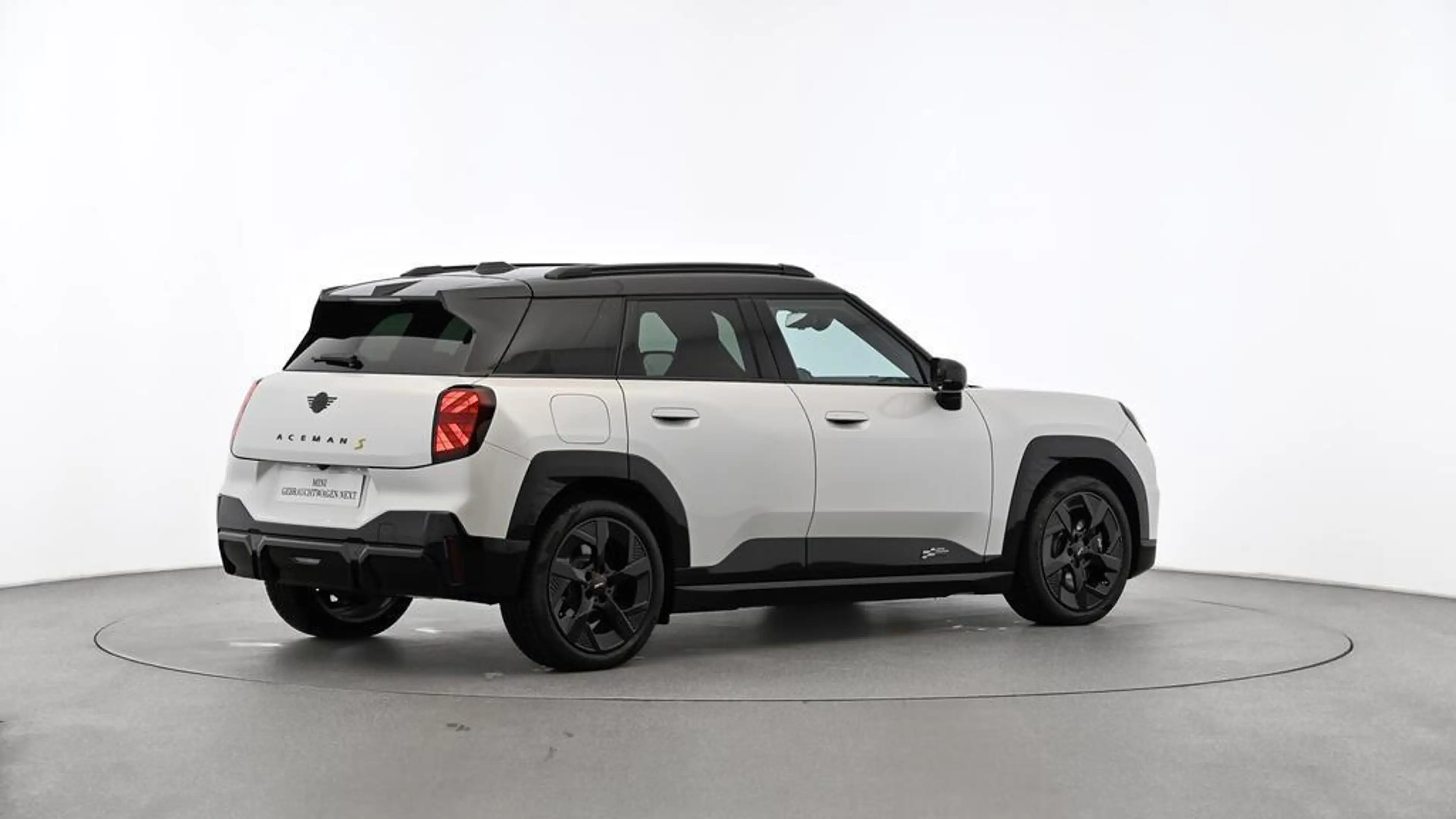 MINI Aceman John Cooper Works Trim — photo 4