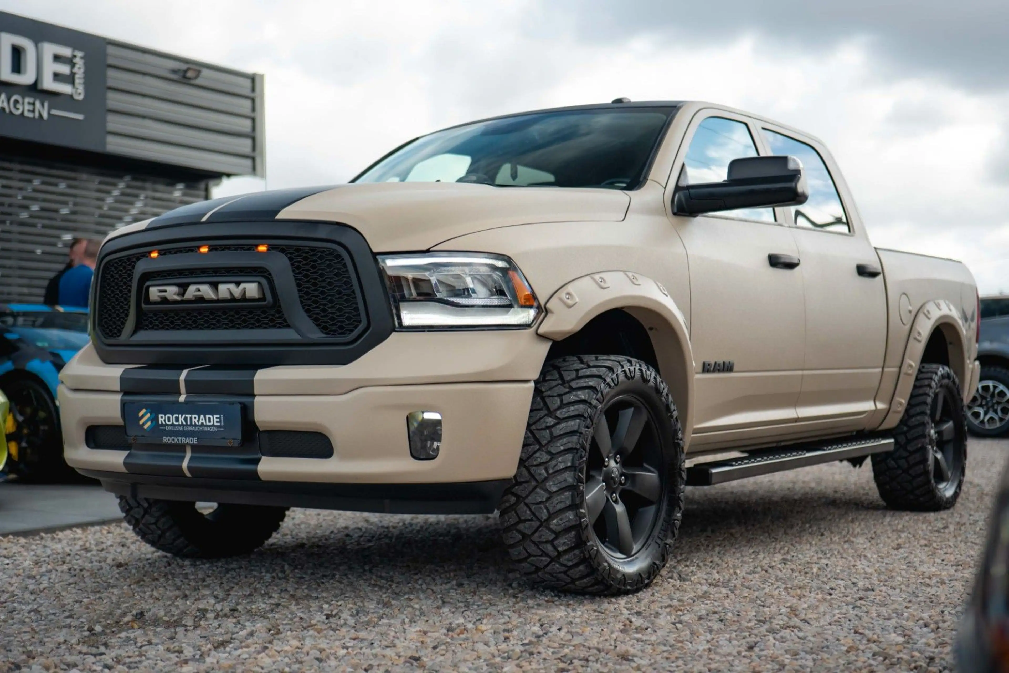 Dodge RAM 5.7 V8 HEMI 4x4 PUNISHER OFFROAD RAPTOR LACK