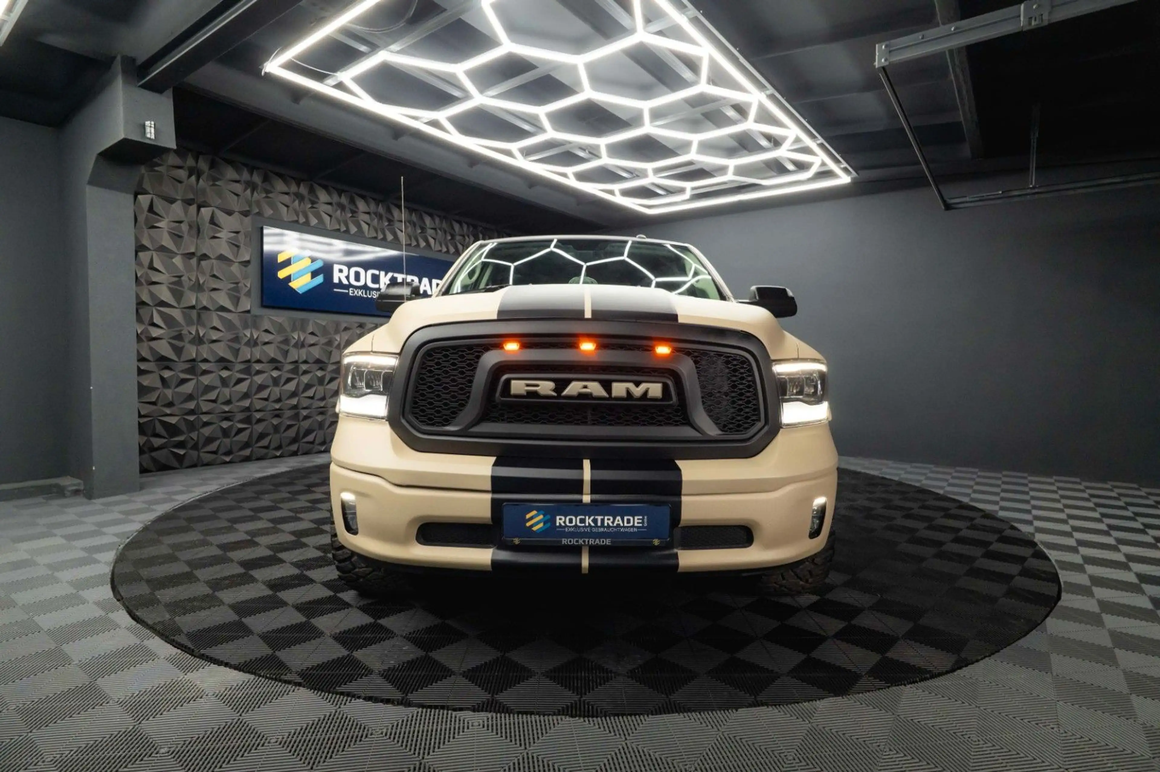 Dodge RAM 5.7 V8 HEMI 4x4 PUNISHER OFFROAD RAPTOR LACK — photo 14