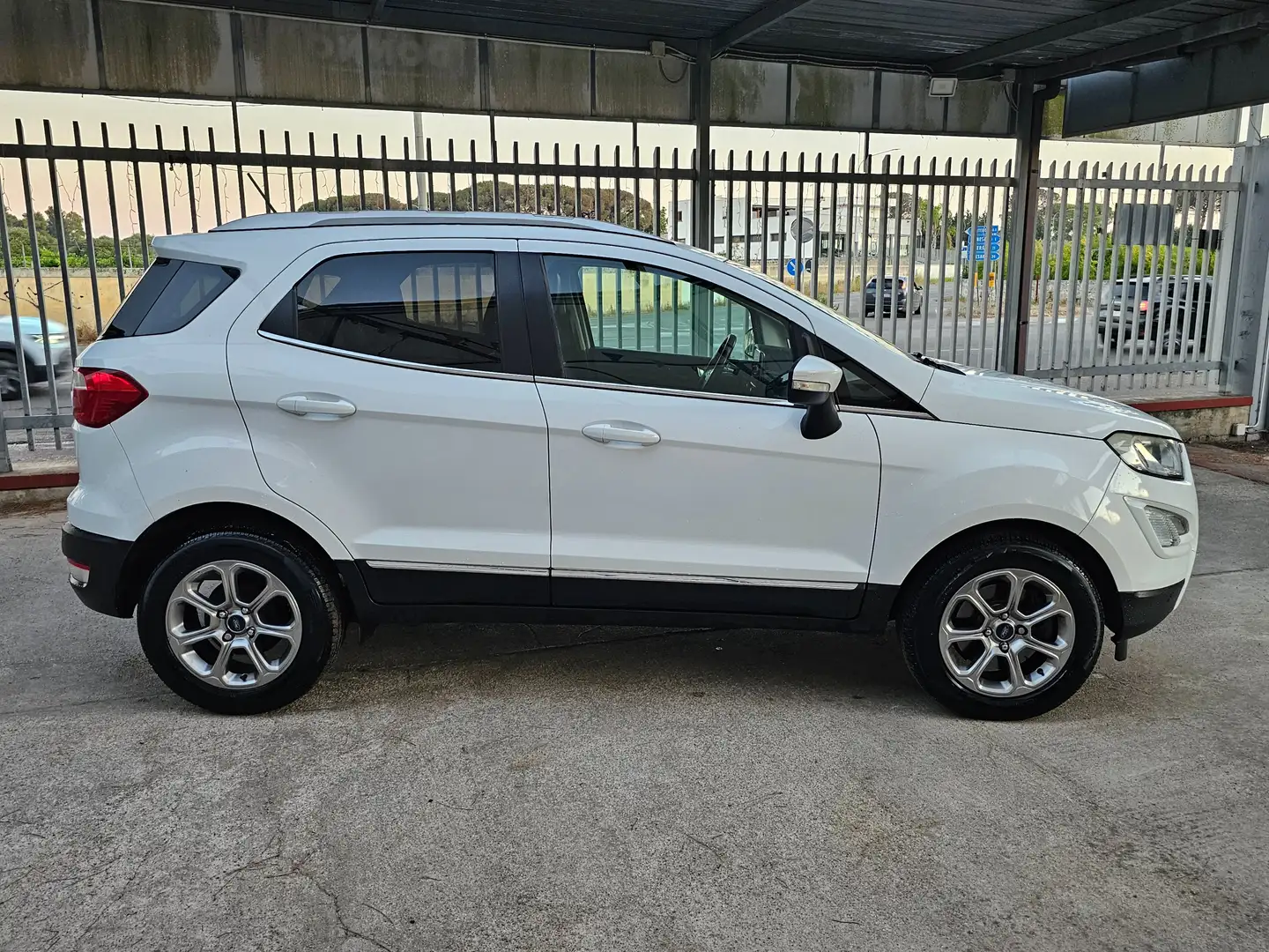 Ford EcoSport 1.5 TDCi 100CV TITANIUM Blanc - 2