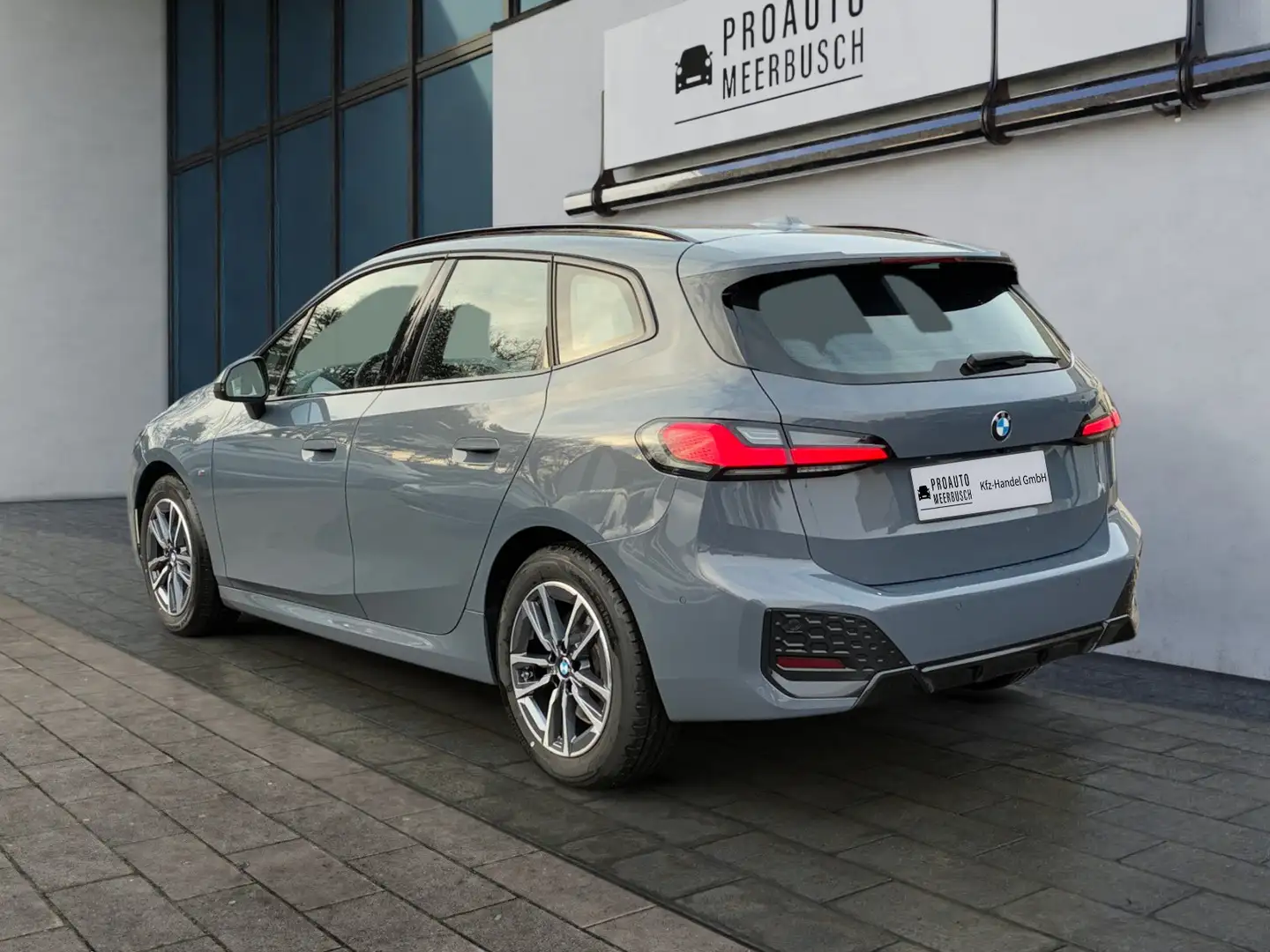 BMW 223 d xDrive Active Tourer M Sport AHK/ADPTLED/HUD Gris - 2