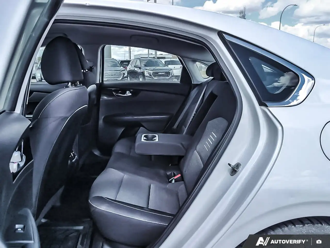 Kia Forte снимка Kia Forte
