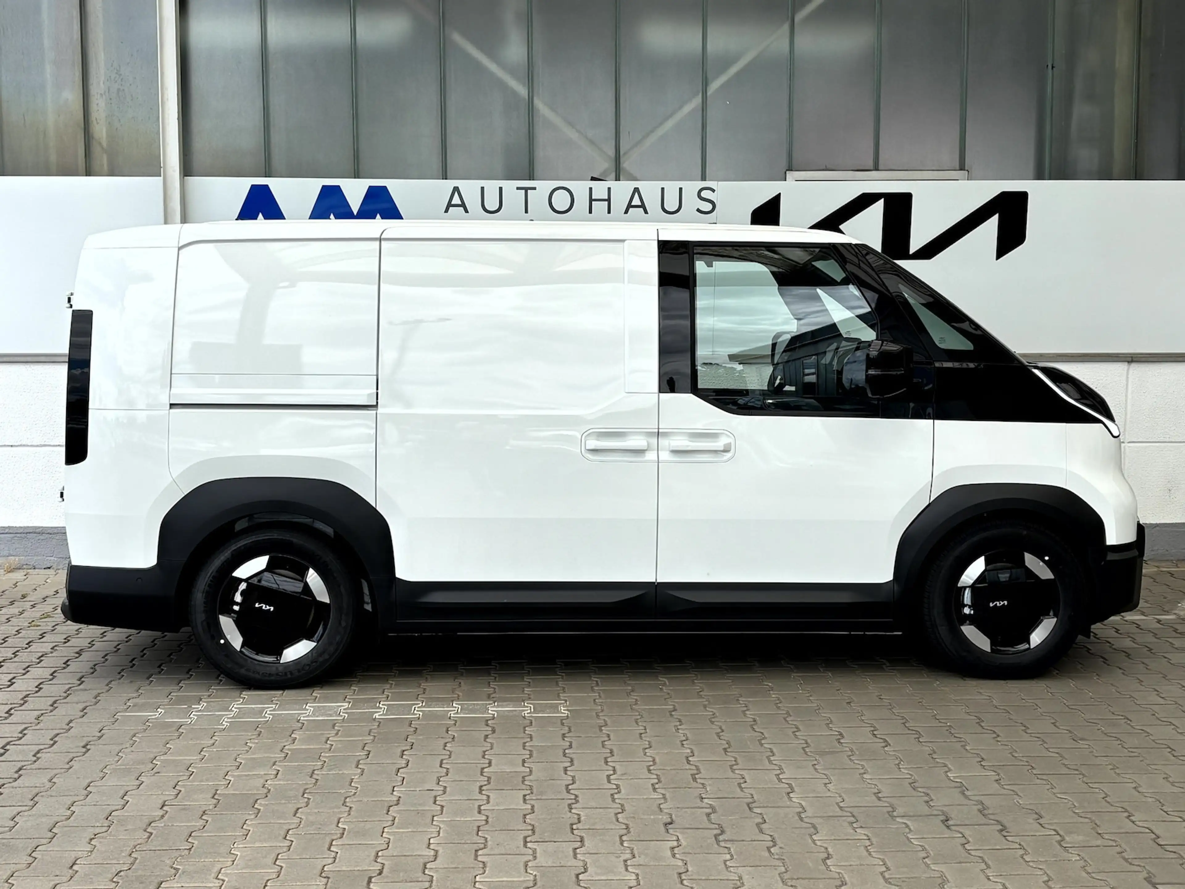 Kia PV5 Cargo L2H1 71 ELITE | 4T | WP | CT | LM | AW — photo 6