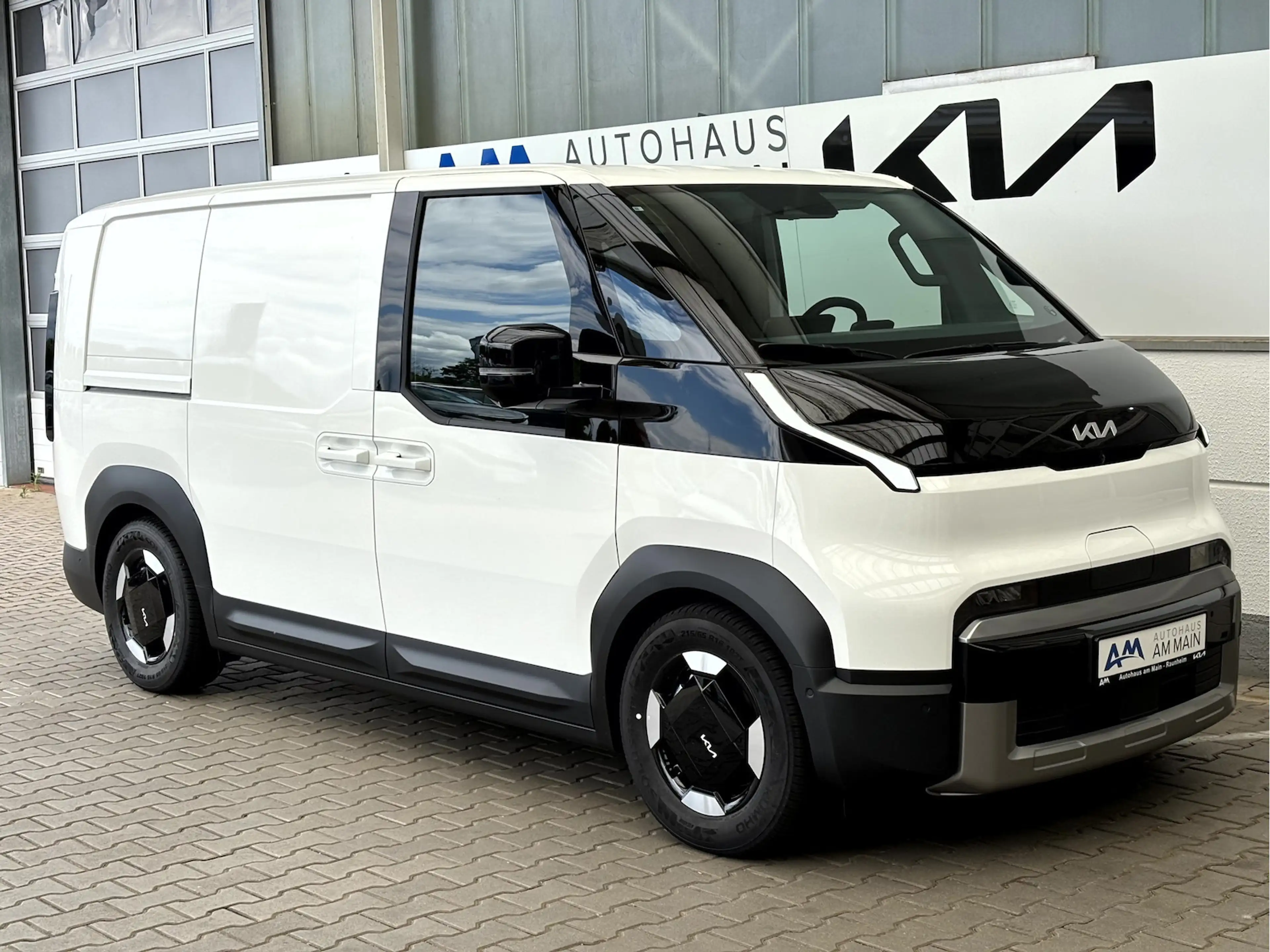 Kia PV5 Cargo L2H1 71 ELITE | 4T | WP | CT | LM | AW — photo 7