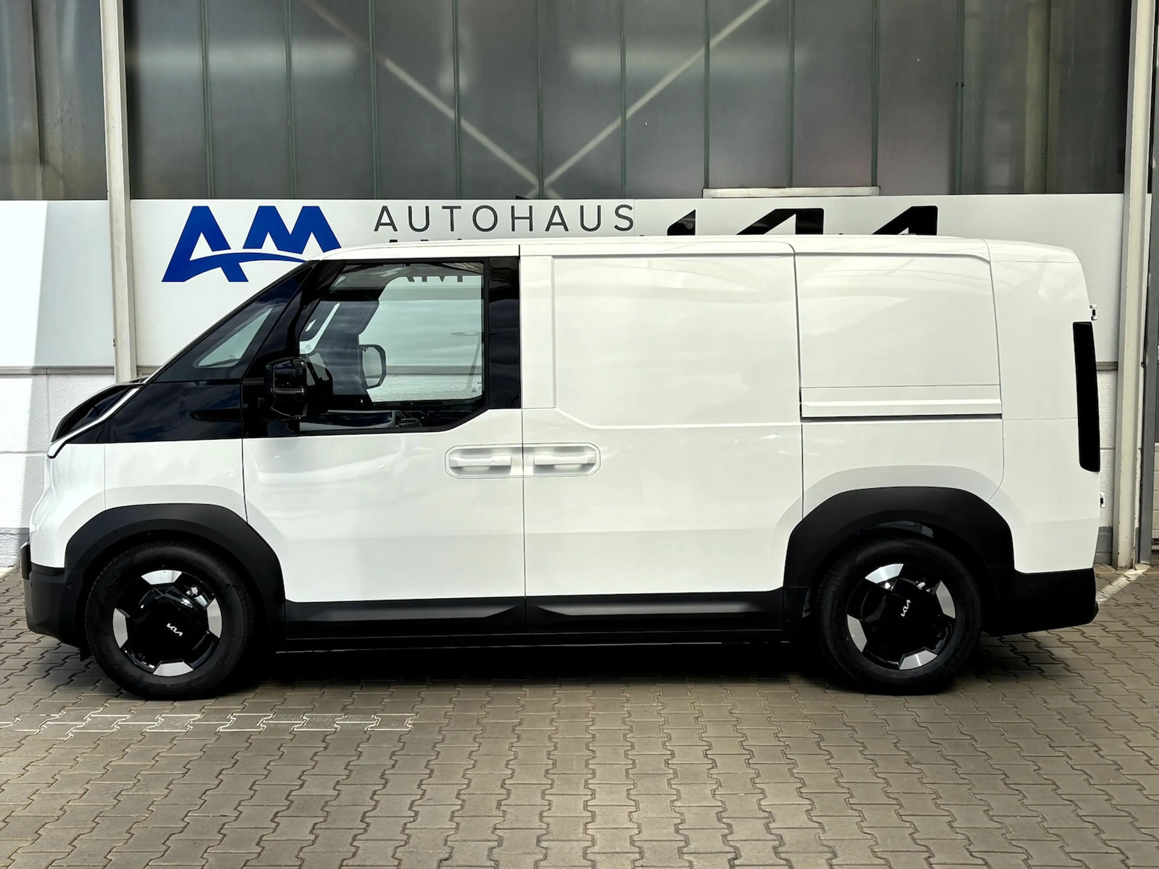 Kia PV5 Cargo L2H1 71 ELITE | 4T | WP | CT | LM | AW — photo 3
