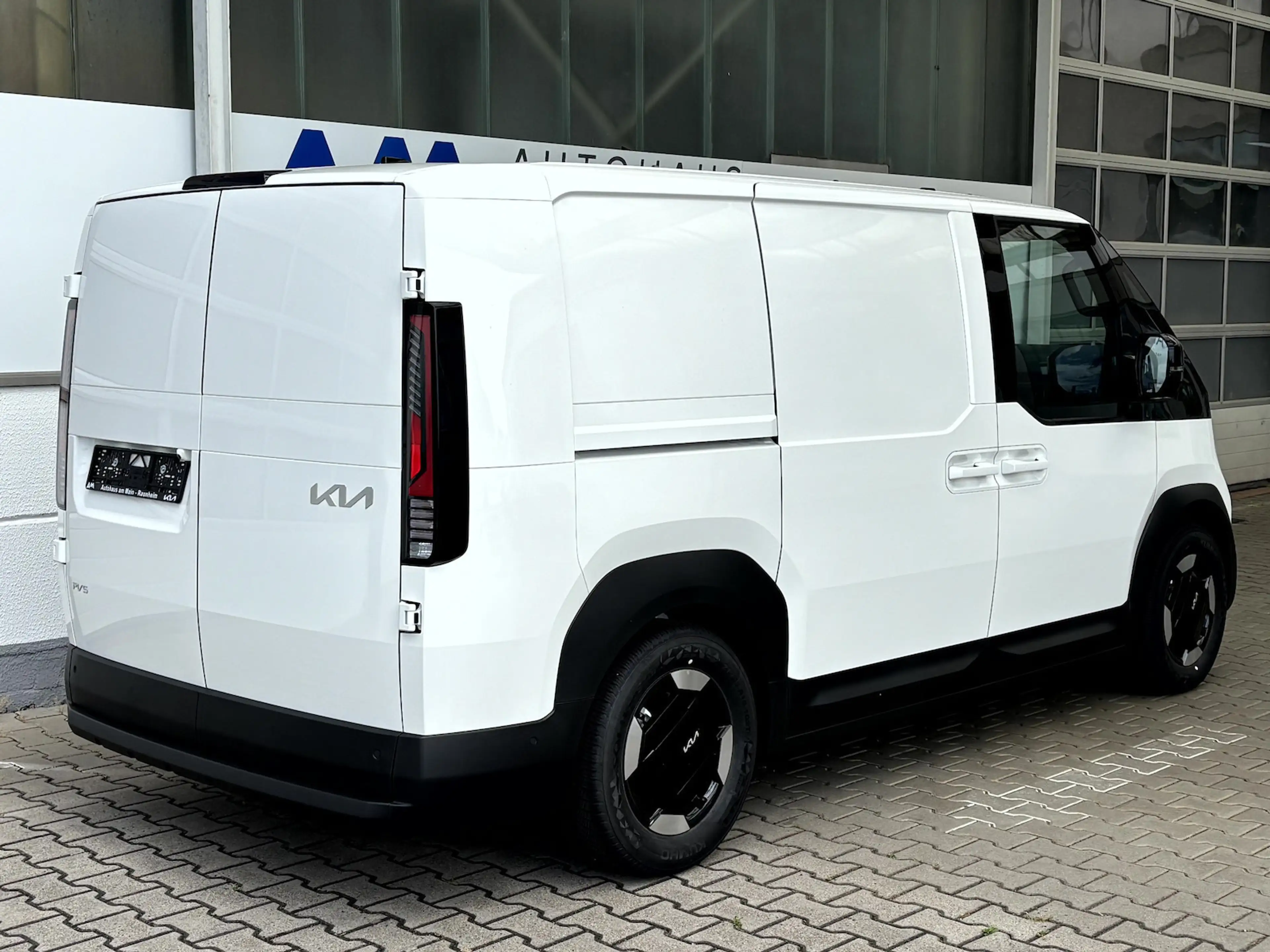 Kia PV5 Cargo L2H1 71 ELITE | 4T | WP | CT | LM | AW — photo 5
