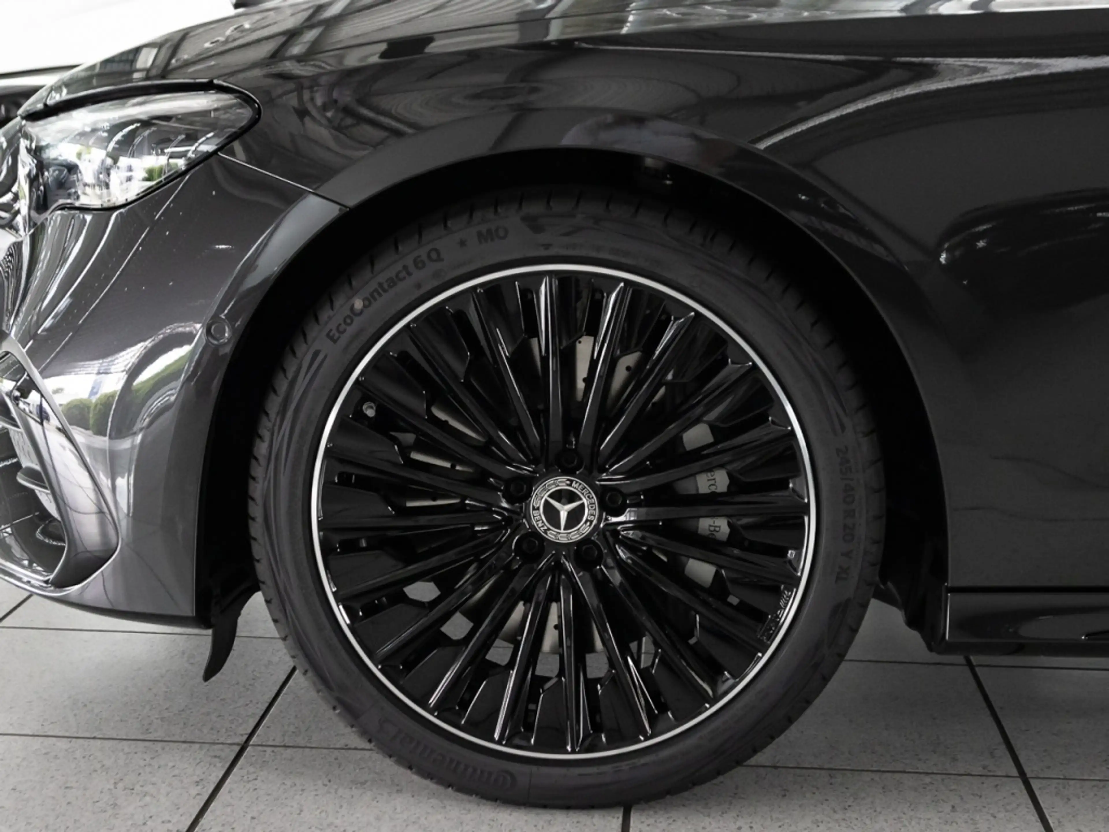 Mercedes-Benz E 220 d 4MATIC Limousine Burm*Pano*AHK*Distronic — photo 8