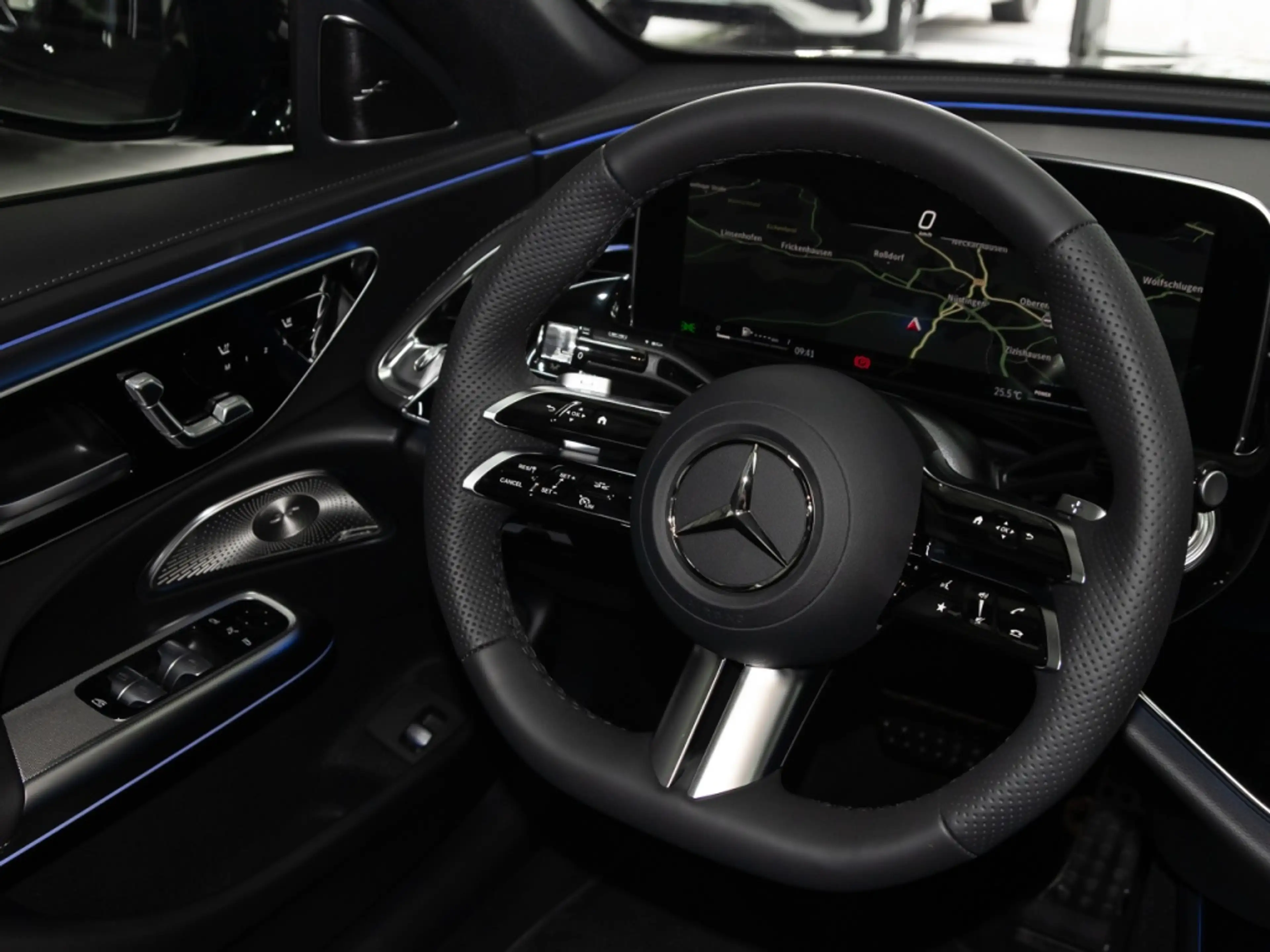 Mercedes-Benz E 220 d 4MATIC Limousine Burm*Pano*AHK*Distronic — photo 12