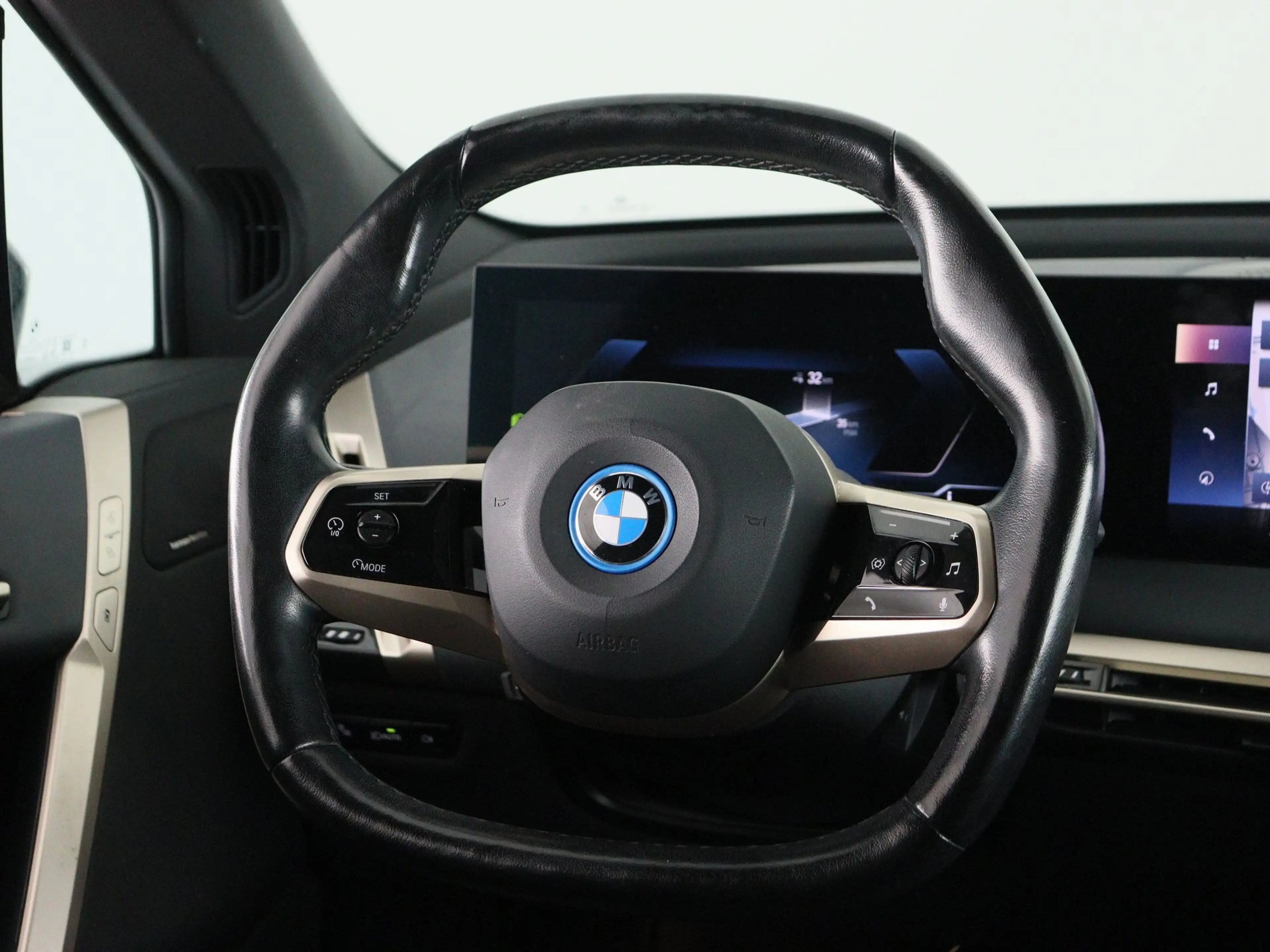 BMW iX xDrive40 High Executive 77 kWh Accu conditie 99% — photo 2