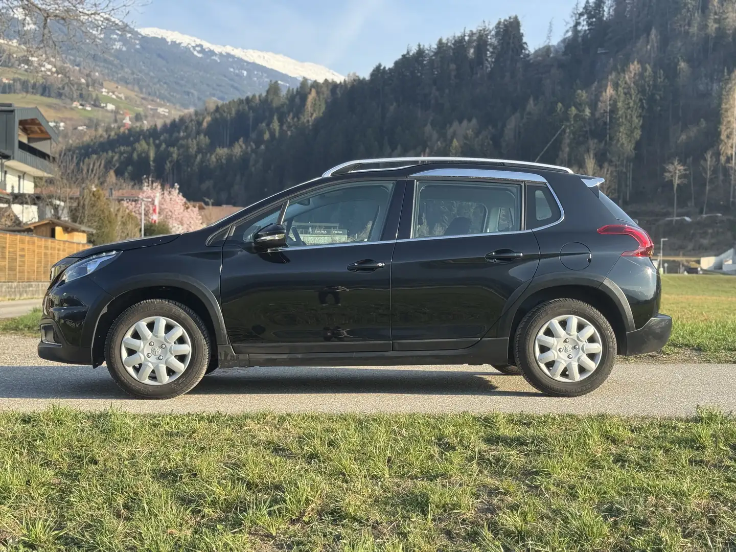 Peugeot 2008 PureTech 110 Stop&Start Allure - 2