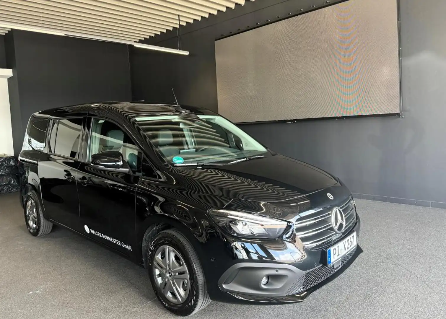 Mercedes-Benz T-Class T 180 L +MBUX+KAMERA+Ambiente+AHK+DAB+AUT+SHZ Zwart - 1