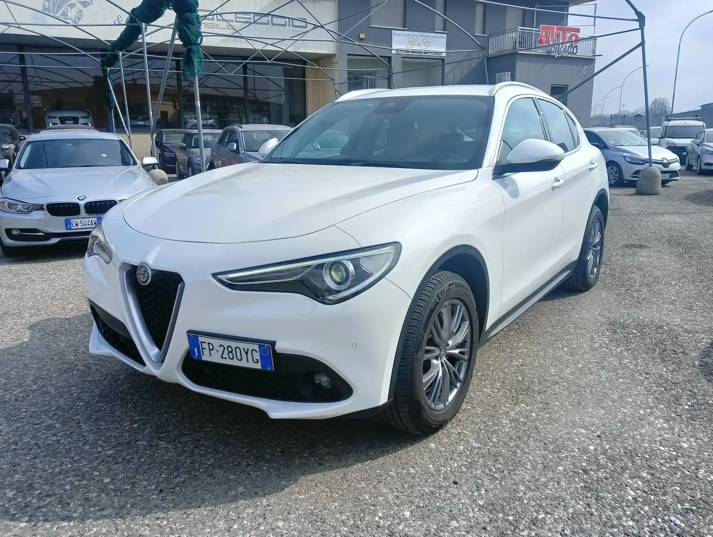 Alfa Romeo Stelvio Stelvio 2.2 t Business Q4 210cv auto Blanc - 2