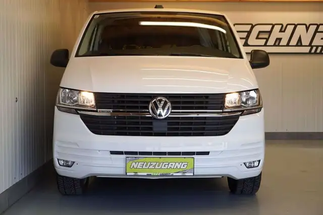 Volkswagen Multivan view 9
