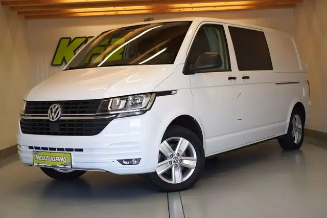 Volkswagen Multivan view 8