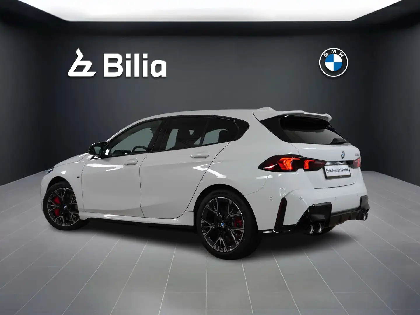 BMW 135 M135 xDrive Sportpaket Head-Up HK HiFi DAB LED Wit - 2