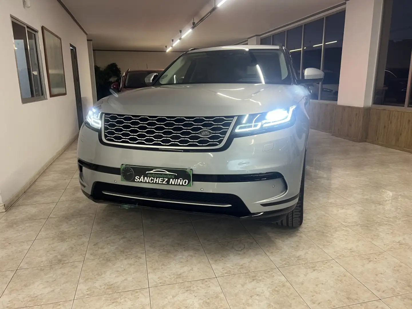Land Rover Range Rover Velar 2.0D R-Dynamic HSE 4WD Aut. 240 Gris - 2