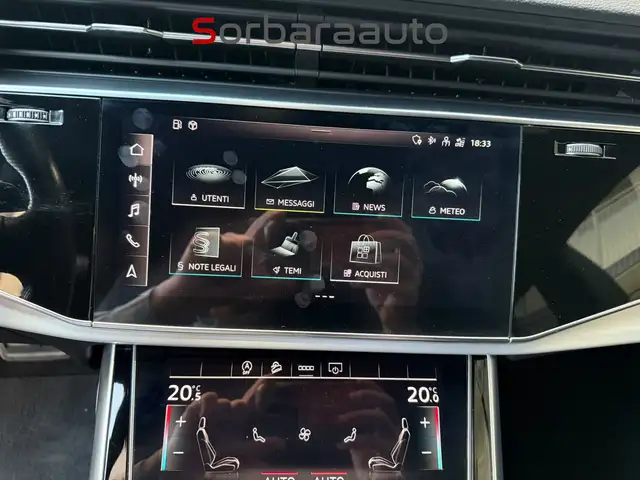 Audi Q8 view 20