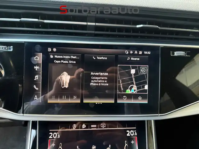 Audi Q8 view 18