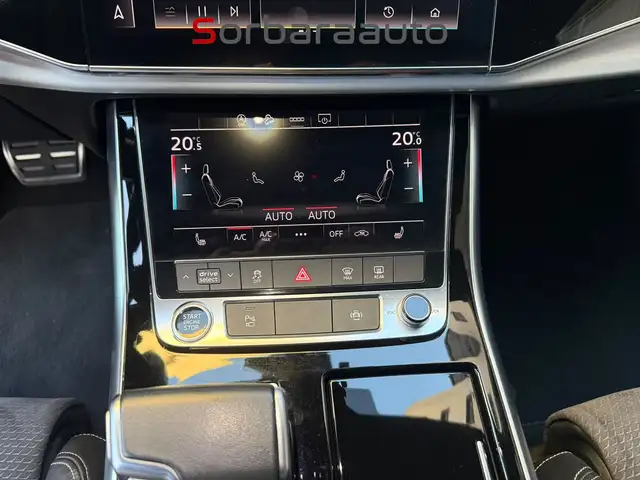 Audi Q8 view 24