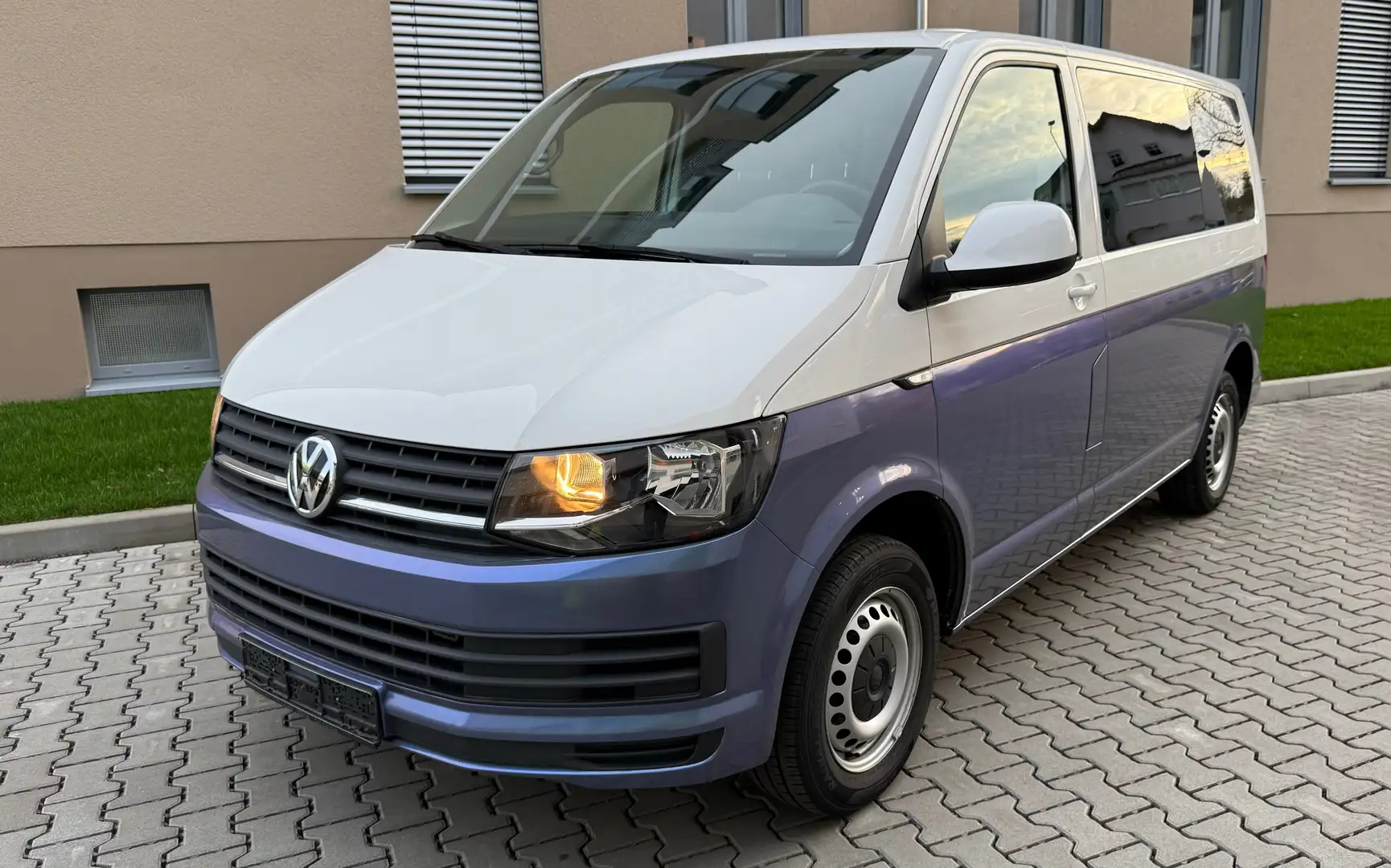 Volkswagen T6 Multivan 2,0TDI *150PS *GARANTIE *INSP.+TÜV NEU Blau - 2