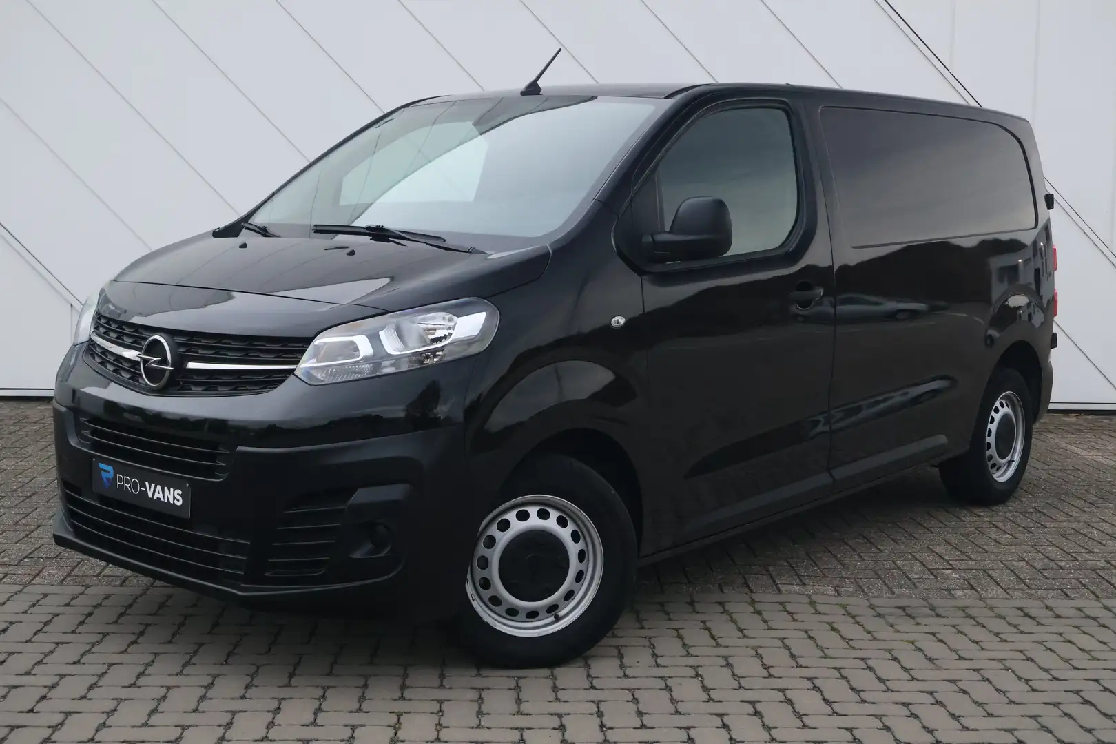 Opel Vivaro L2 102 PK MT6| Airco| CC| Carplay| Navi| Sensoren Zwart - 1