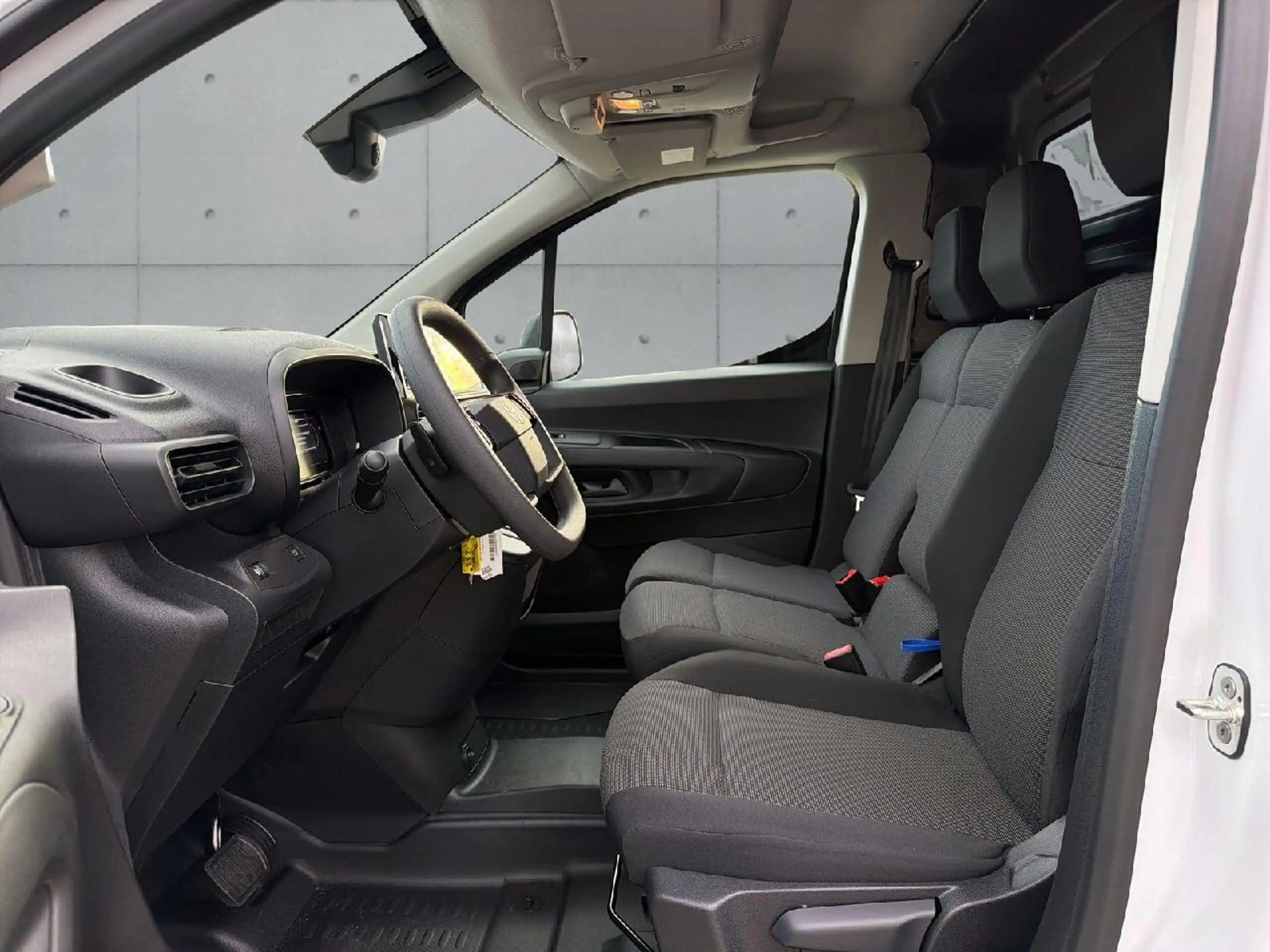 Toyota Proace City L2 Electric Meister — photo 10