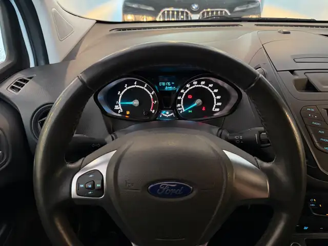 Ford Transit Courier view 6