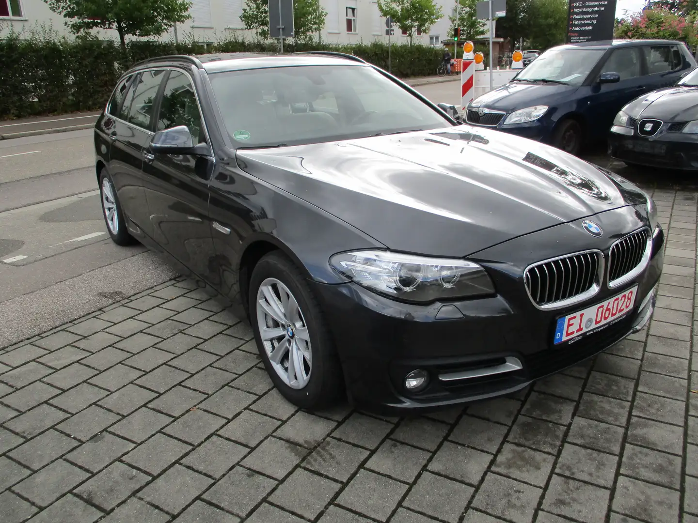 BMW 520 520 d xDrive A-T Motor 130.000km - 1