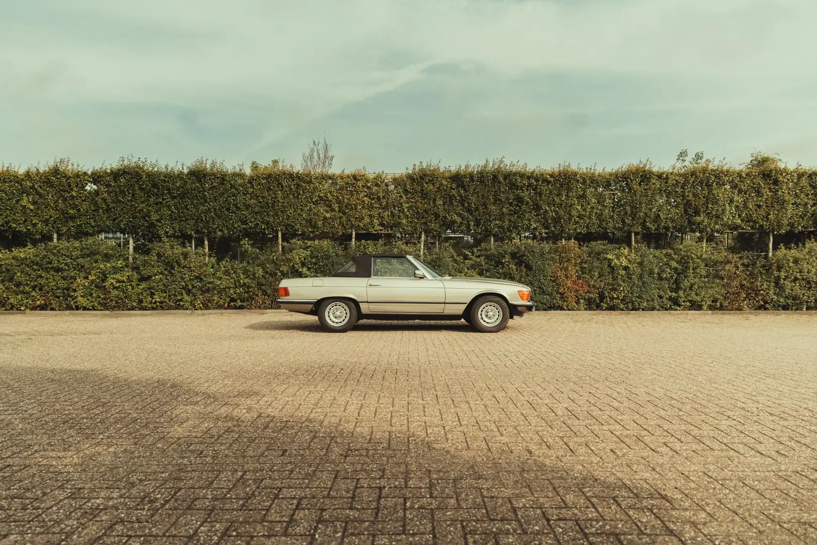 Mercedes-Benz SL 280 SL Beżowy - 2