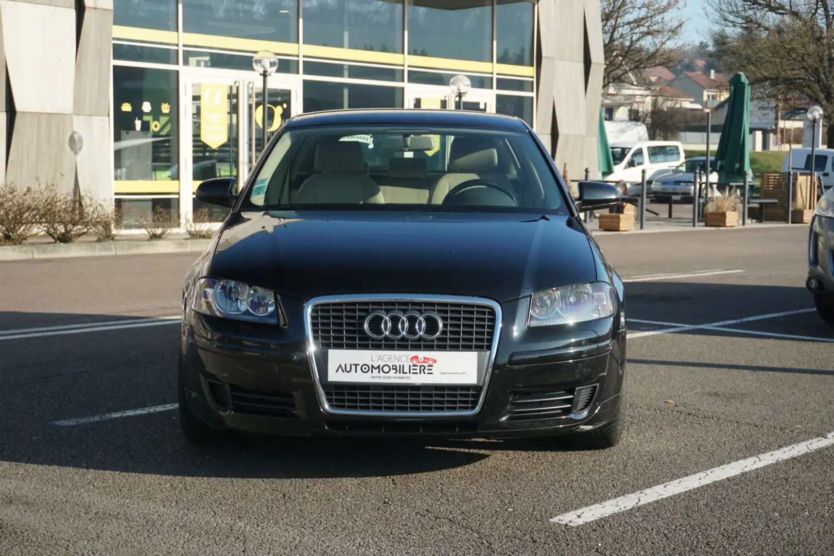 Audi A3 Sportback 1.6 FSi 115 Attraction 1ERE MAIN Noir - 2