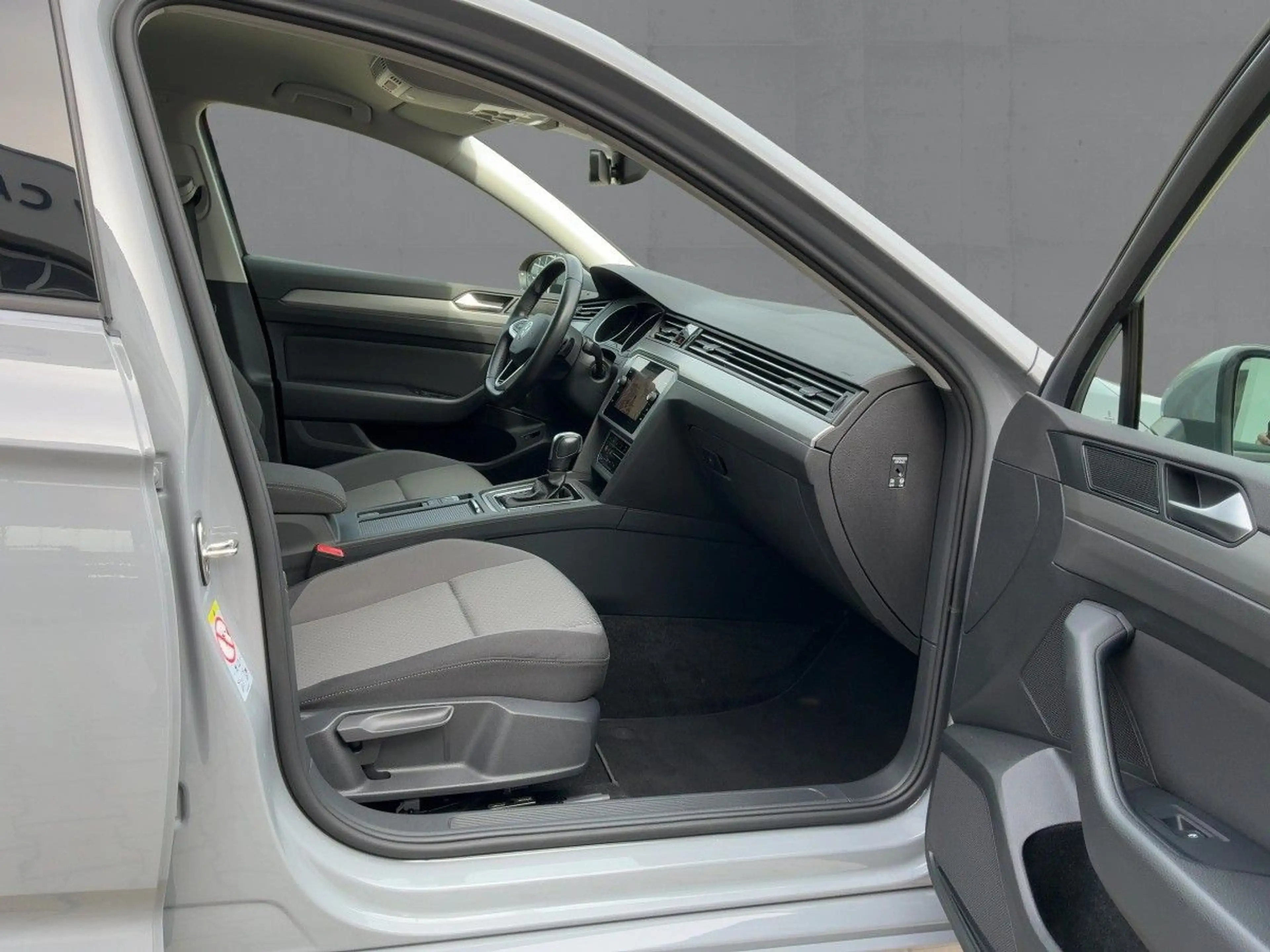 Volkswagen Passat Variant 1.5 TSI DSG LED+NAVI+RFK+APP — photo 13
