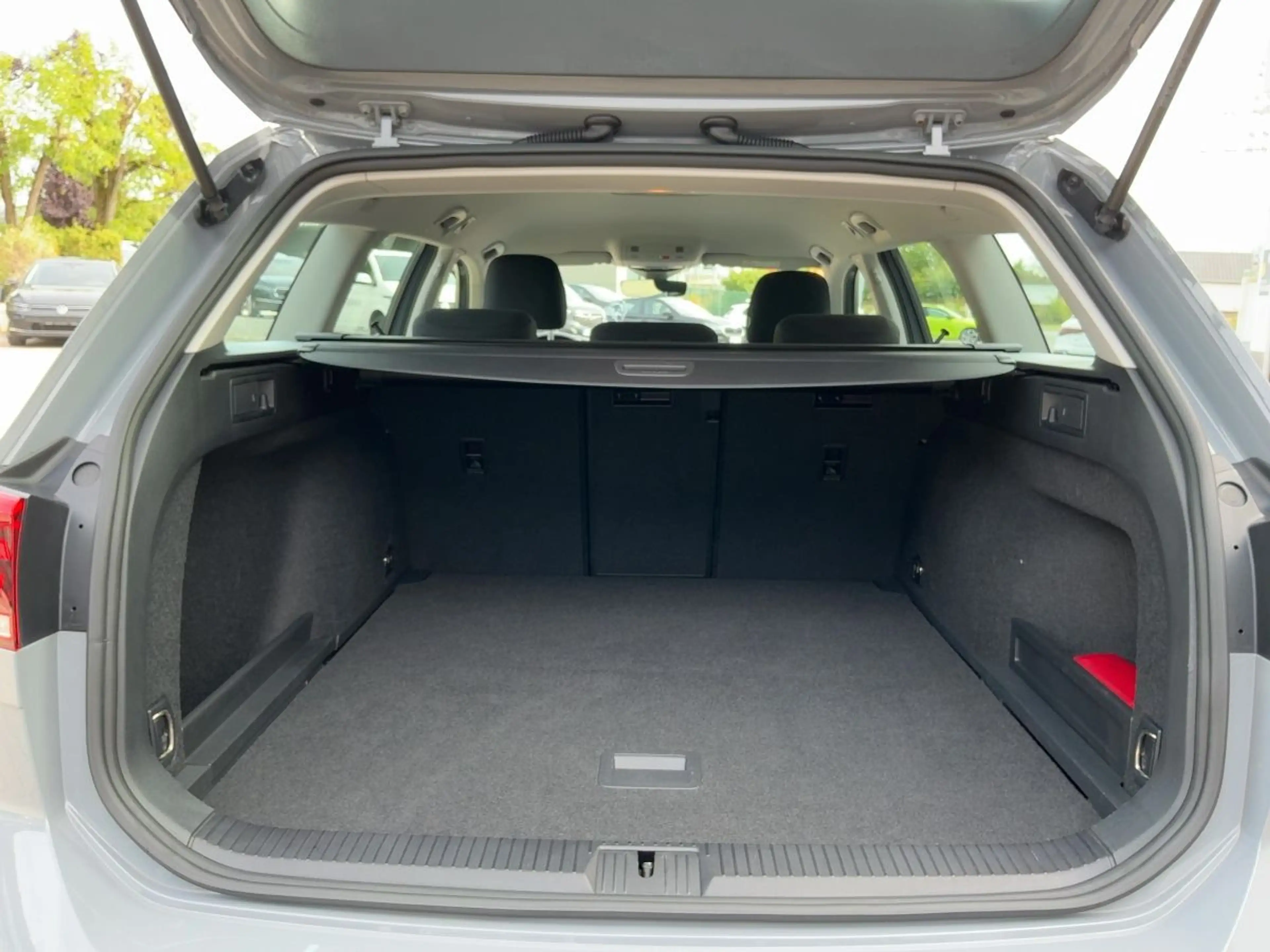 Volkswagen Passat Variant 1.5 TSI DSG LED+NAVI+RFK+APP — photo 15