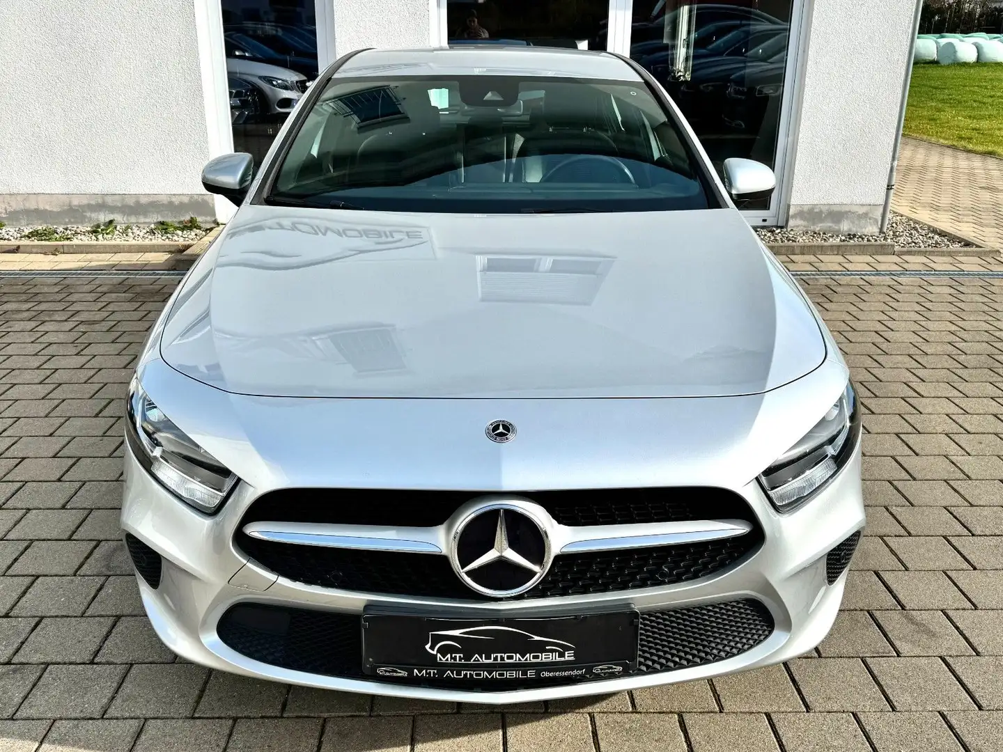 Mercedes-Benz A 200 *PROGRESSIVE*TEMP*SHZ*NAVI*KLIMA*PDC*CARPLA Silber - 2