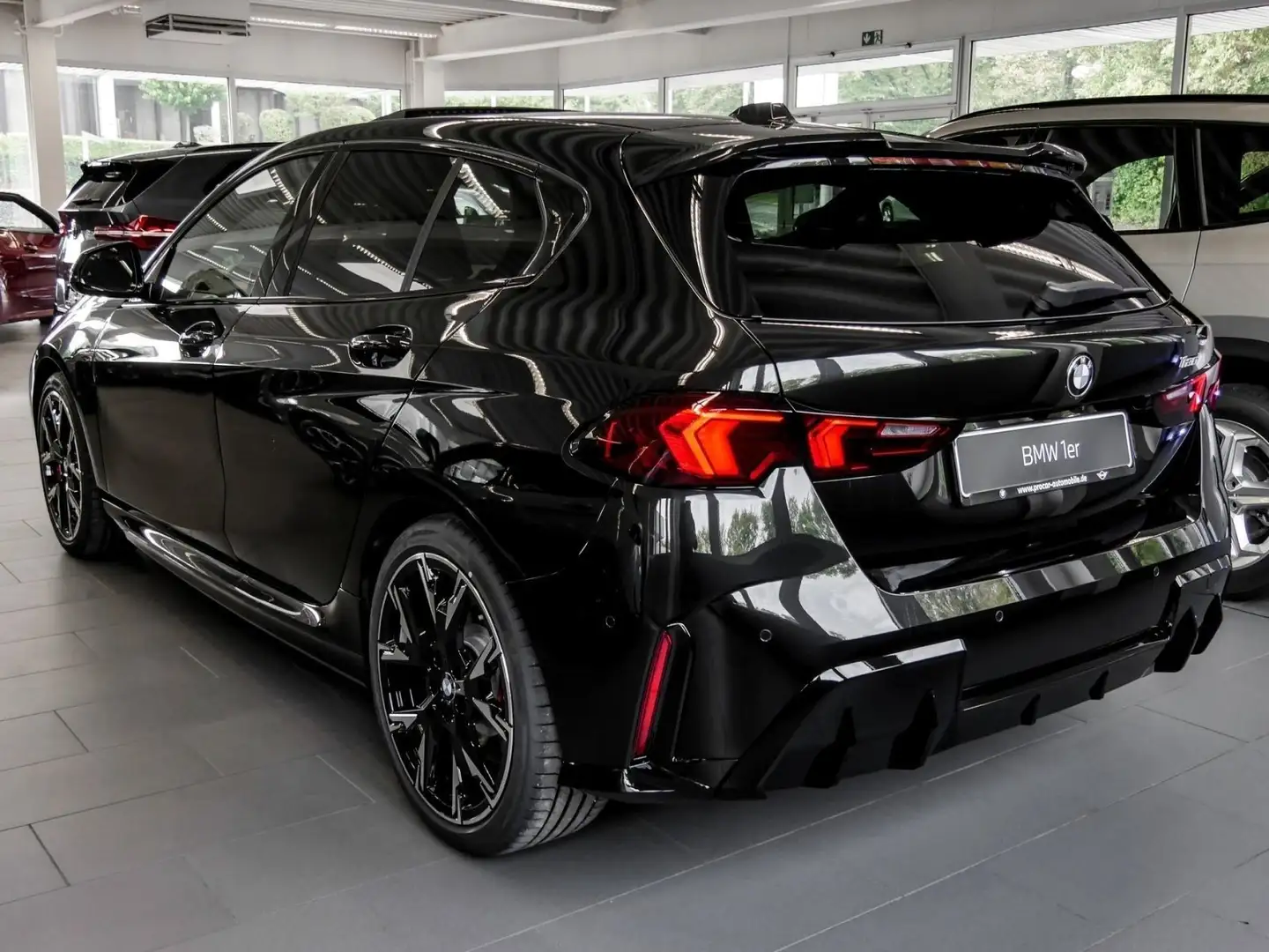 BMW 120 M Sport Head-Up DAB LED Komfortzg. Shz Schwarz - 2