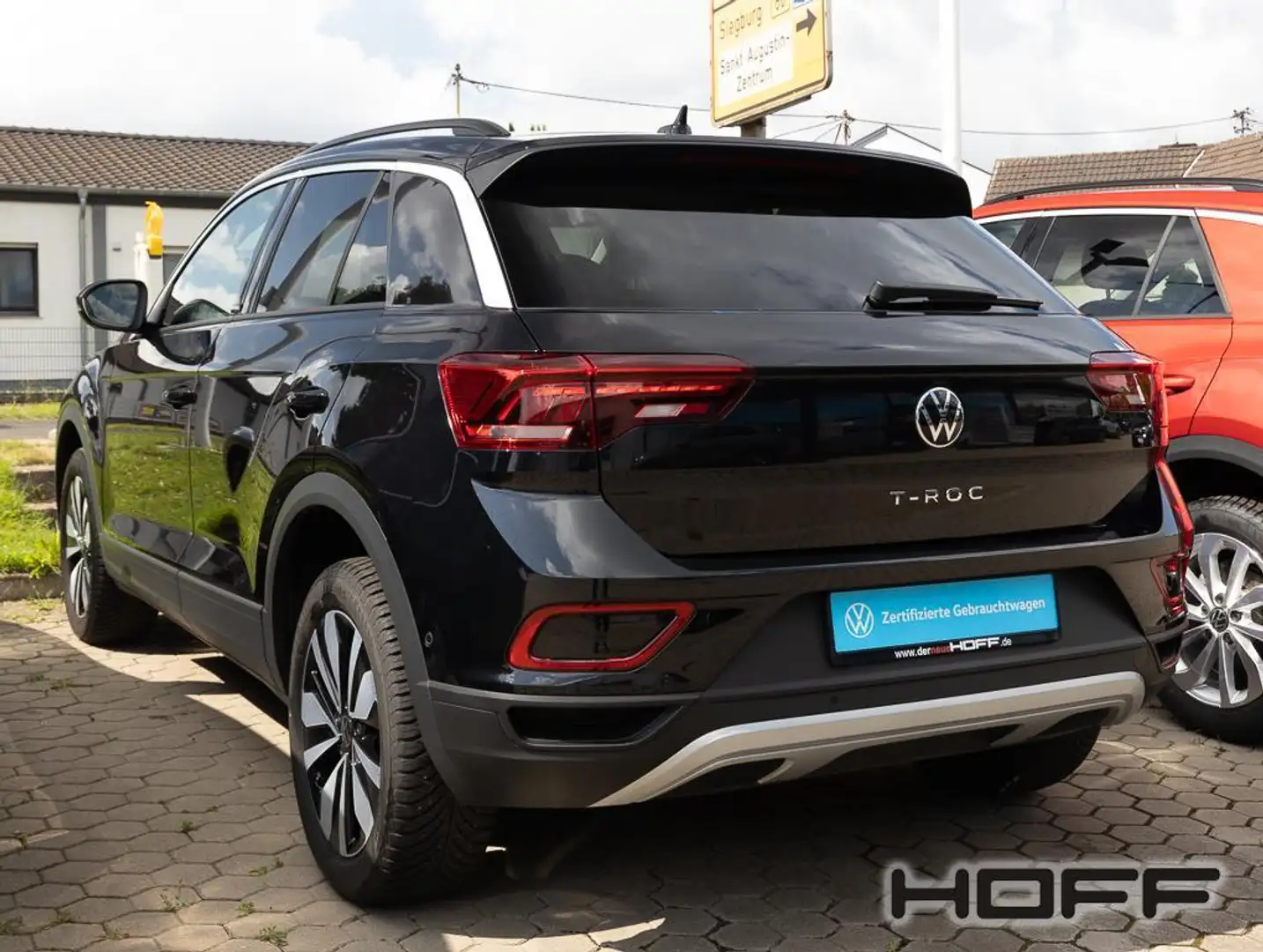 Volkswagen T-Roc 1.5 TSI MOVE Navi AHK Standheizung Anschlussgarant Schwarz - 2
