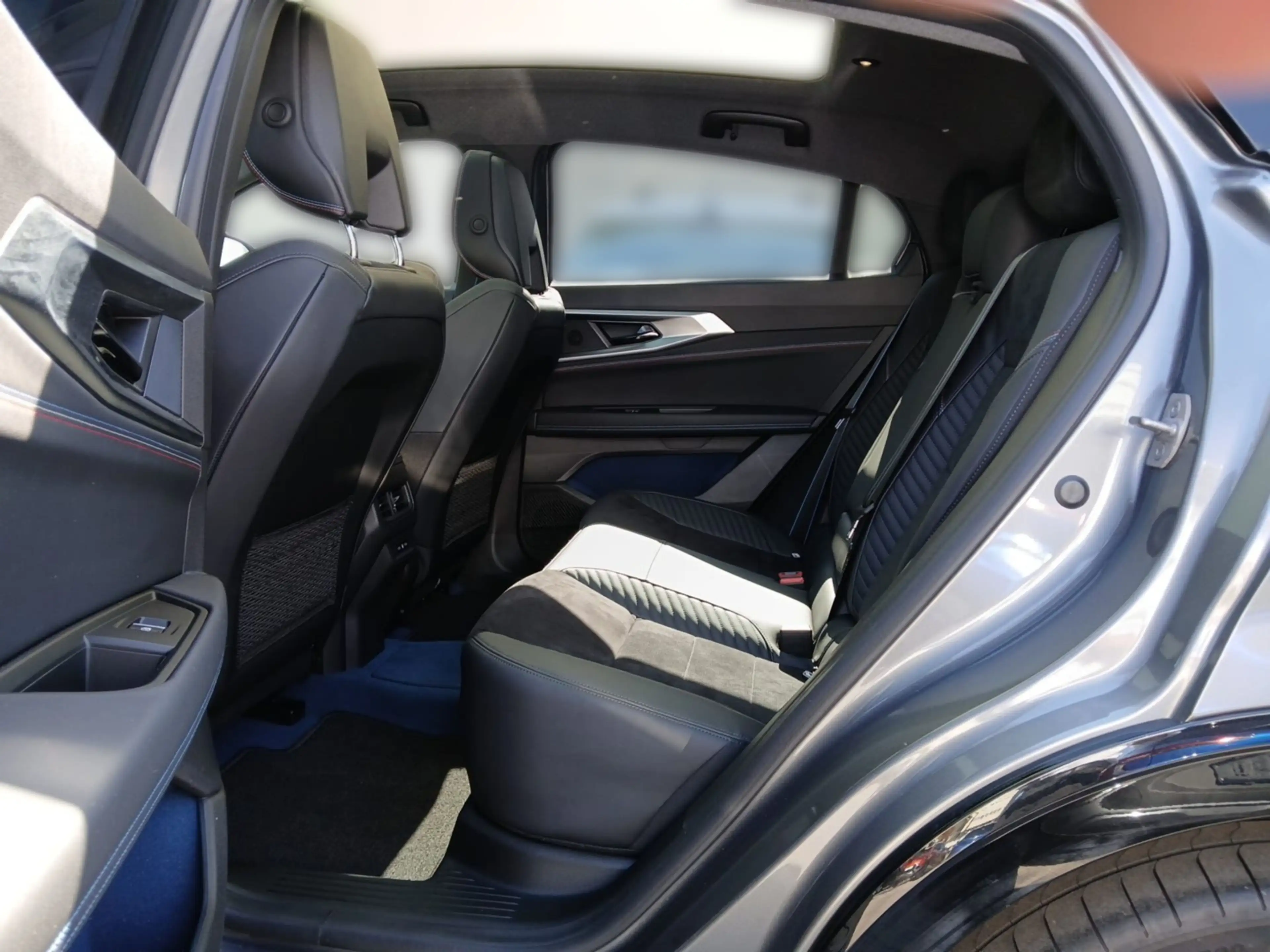 Renault Rafale RAFALE Esprit Alpine E-Tech Plug-in Hybrid 300 4x4 — photo 9