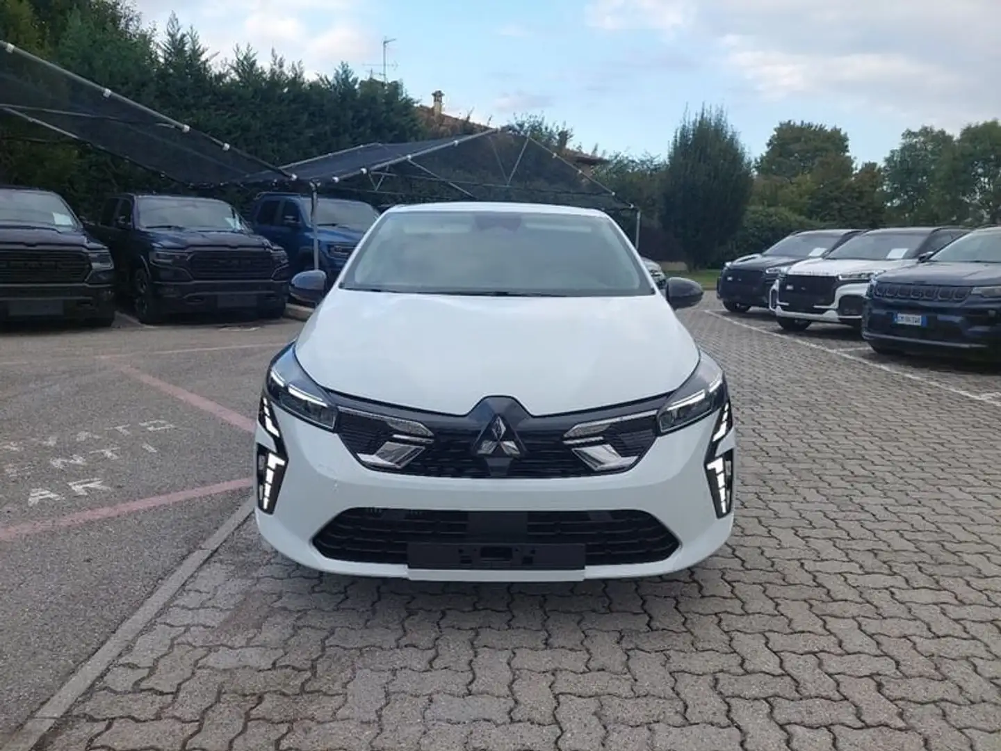 Mitsubishi Colt 1.0L turbo 100 CV Invite GPL Bianco - 2