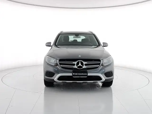 Mercedes-Benz 220 view 8