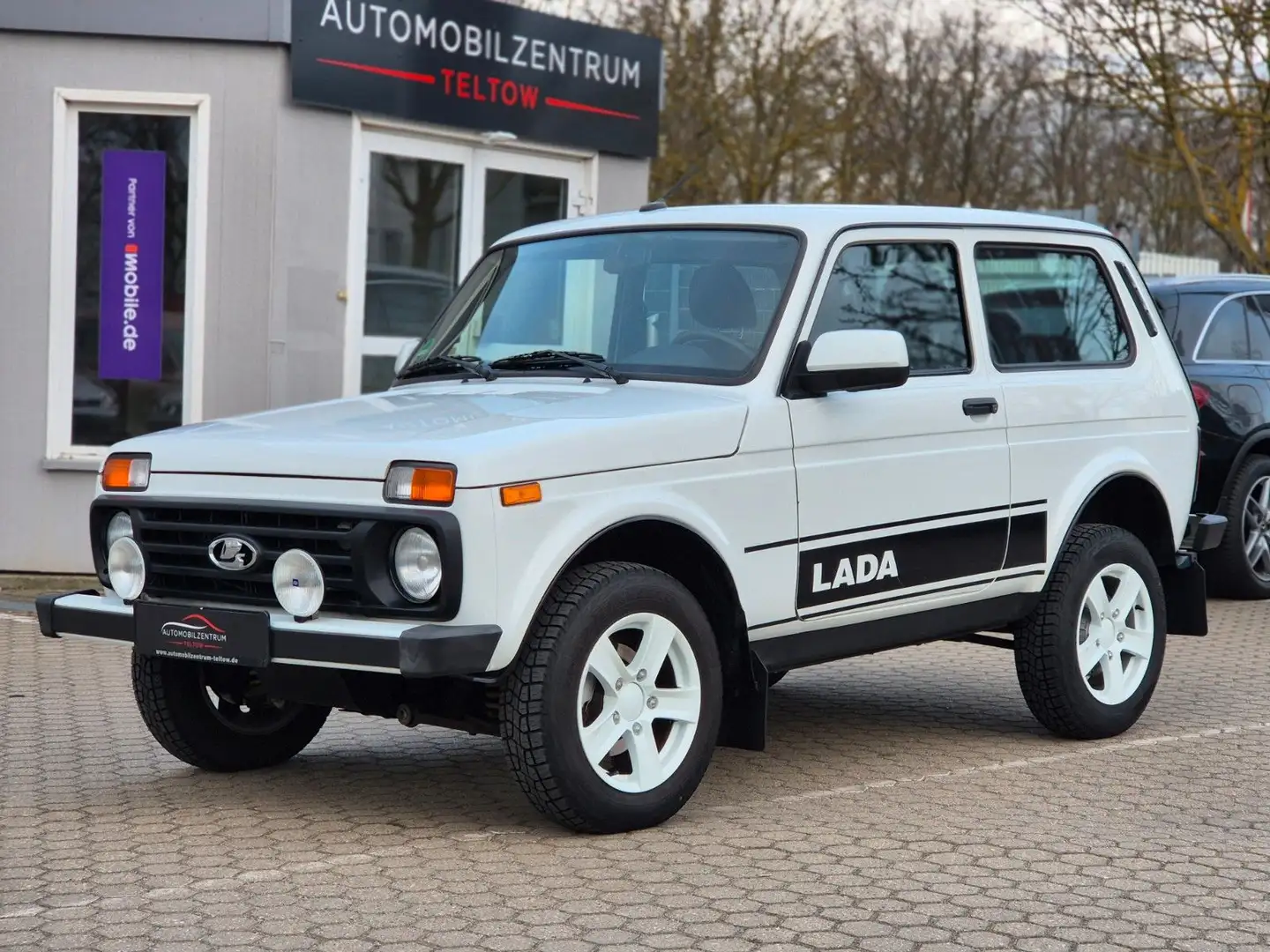 Lada Niva Legend 4x4 Klima Sitzheizung E-Fenster Alus Weiß - 2