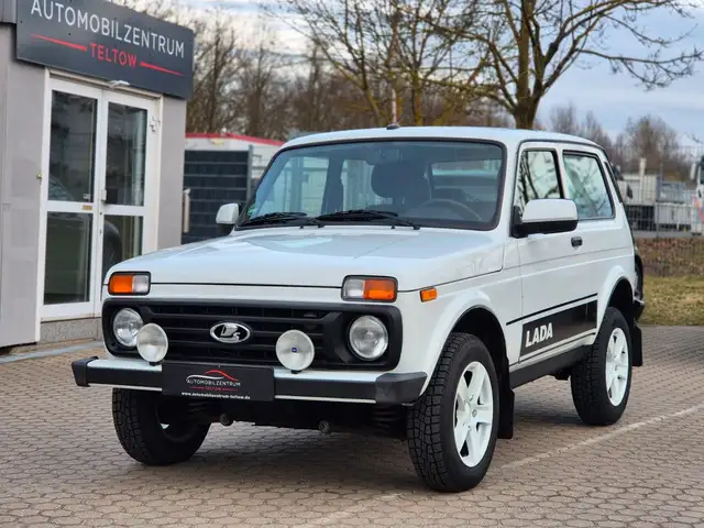 Lada Niva Legend 4x4 Klima Sitzheizung E-Fenster Alus