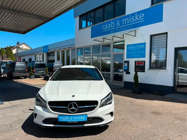 Mercedes-Benz CLA 180 Urban *LED/Navi/SHZ/Tempomat*