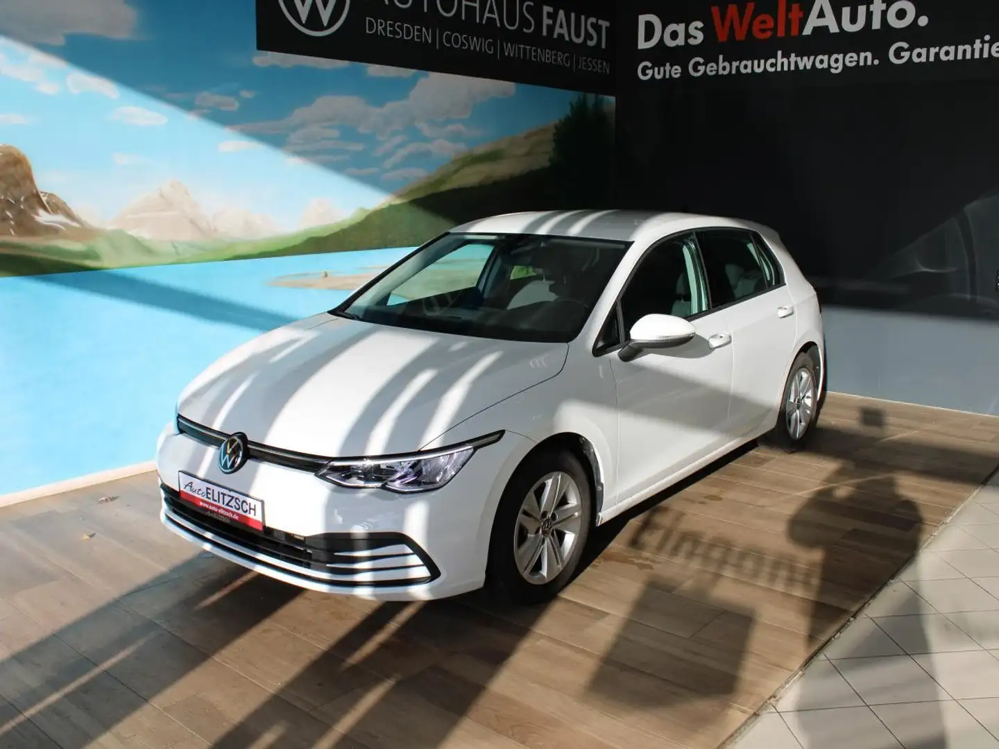 Volkswagen Golf VIII Life ab 4,99% LED DSG NAVI KEYLESS SHZ Weiß - 2