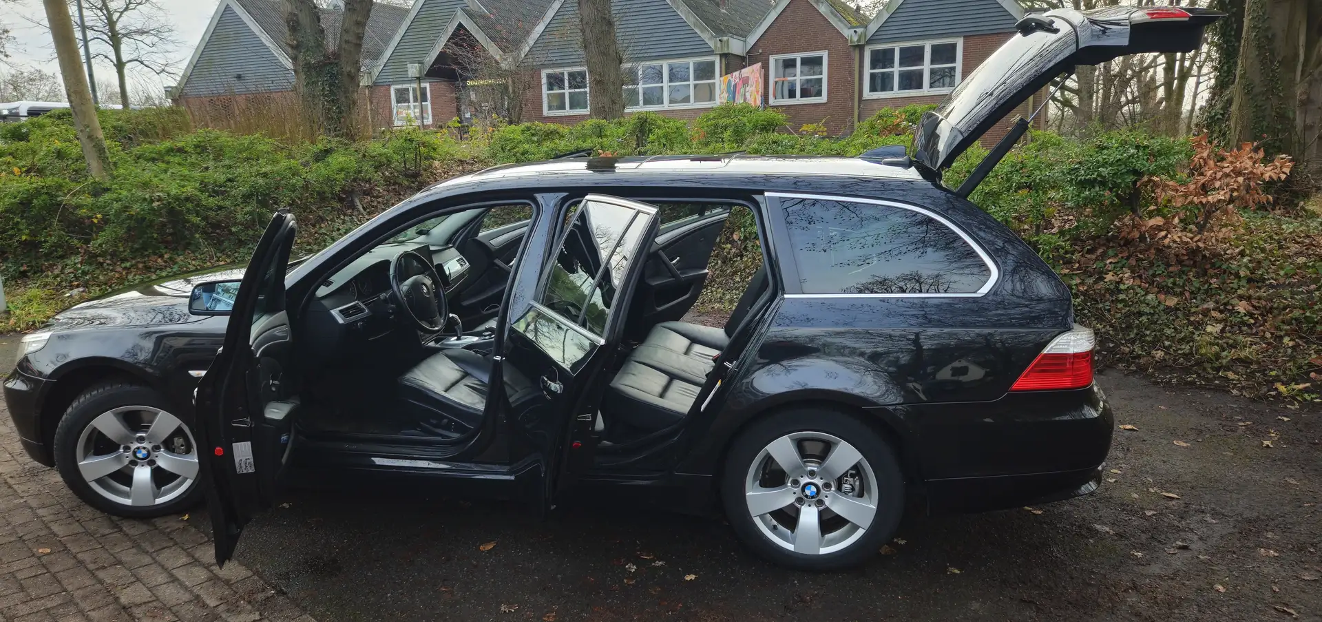 BMW 530 530d Touring Aut. Edition Exclusive - 2