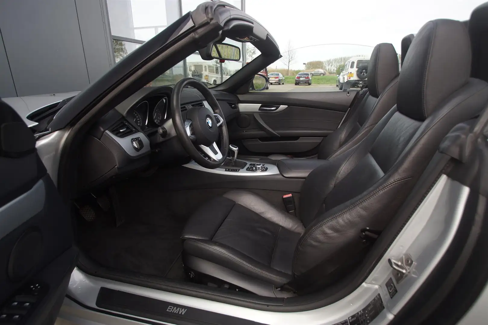 BMW Z4 Roadster 3.0i 6 Cilinder | Navigatie | VolLeder | Grigio - 2