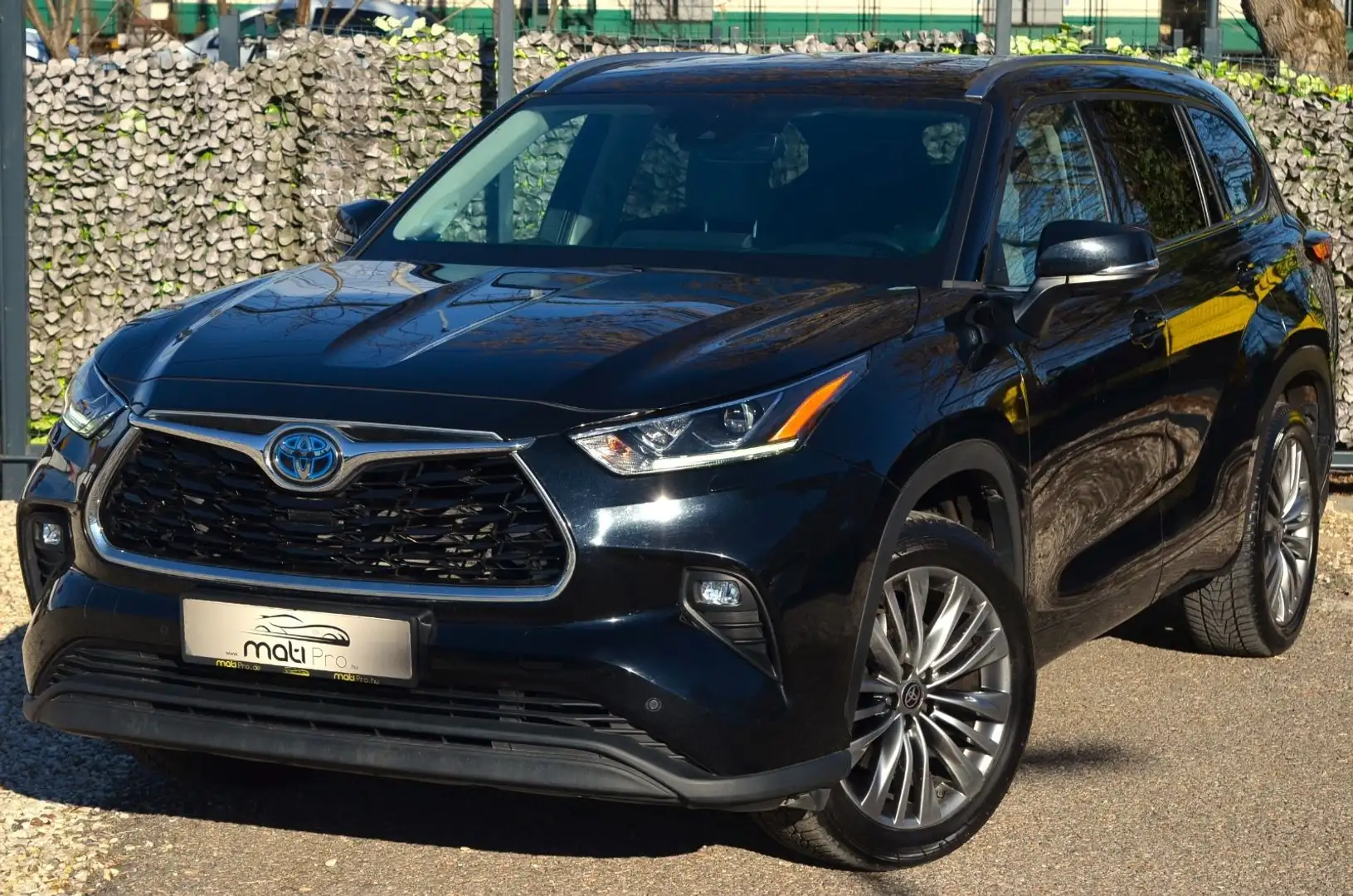 Toyota Highlander Hybrid Executive Schwarz - 1