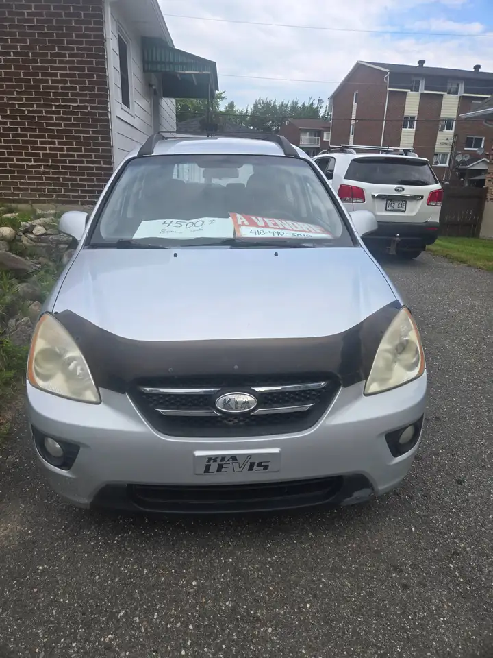 2008 Kia Rondo