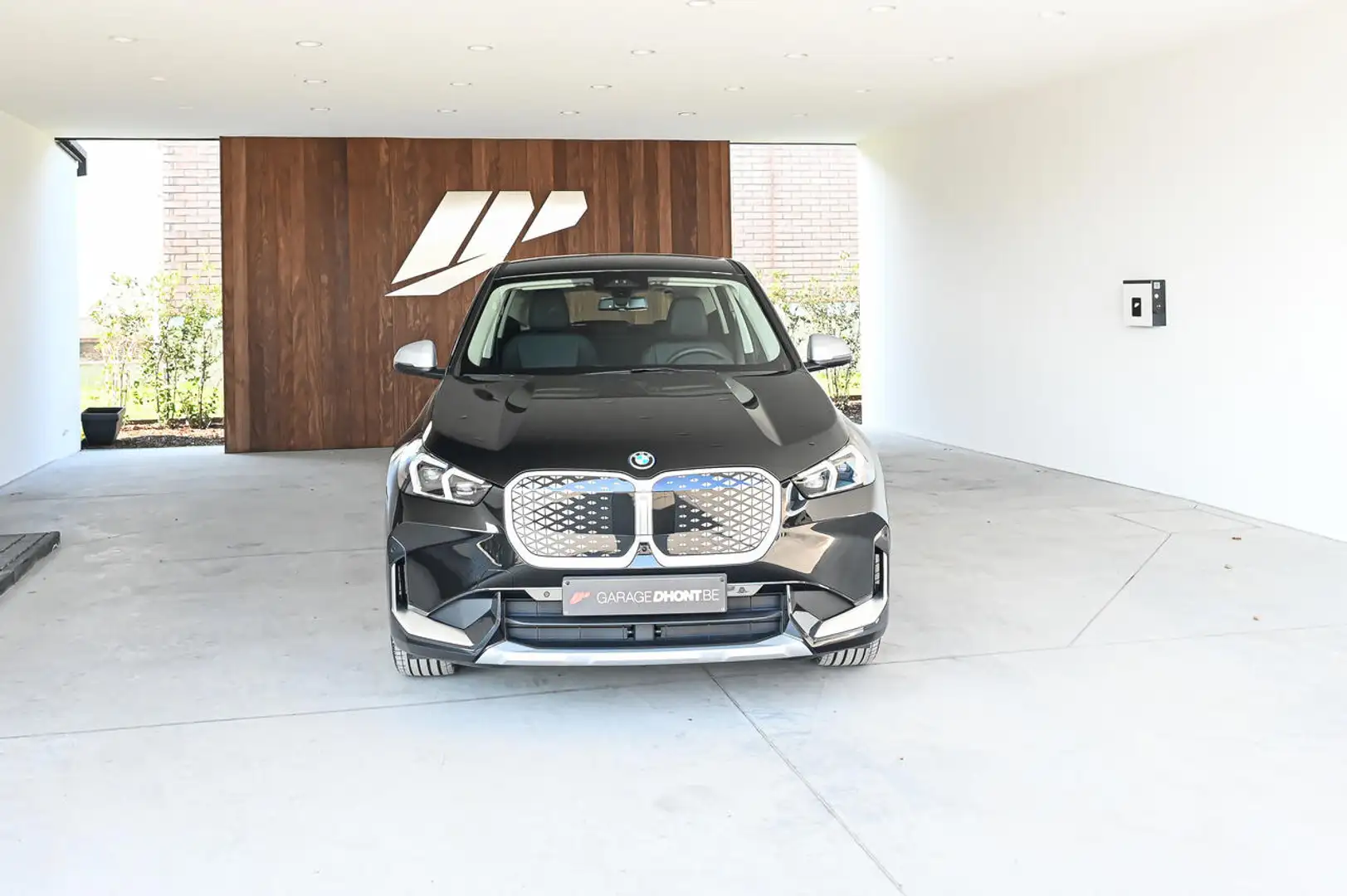 BMW iX1 edrive20 Head-up, 360°, Driving assistant+ Zwart - 2