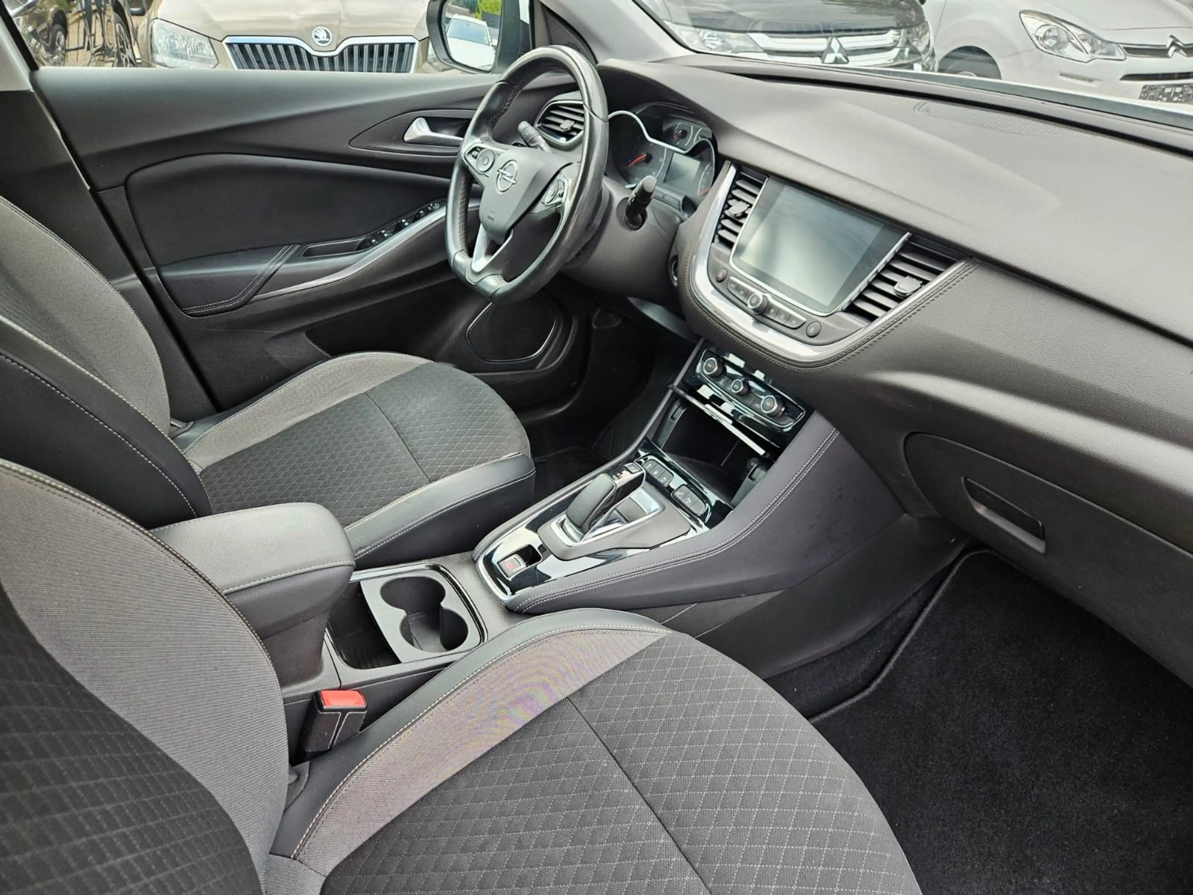 Opel Grandland X — photo 14